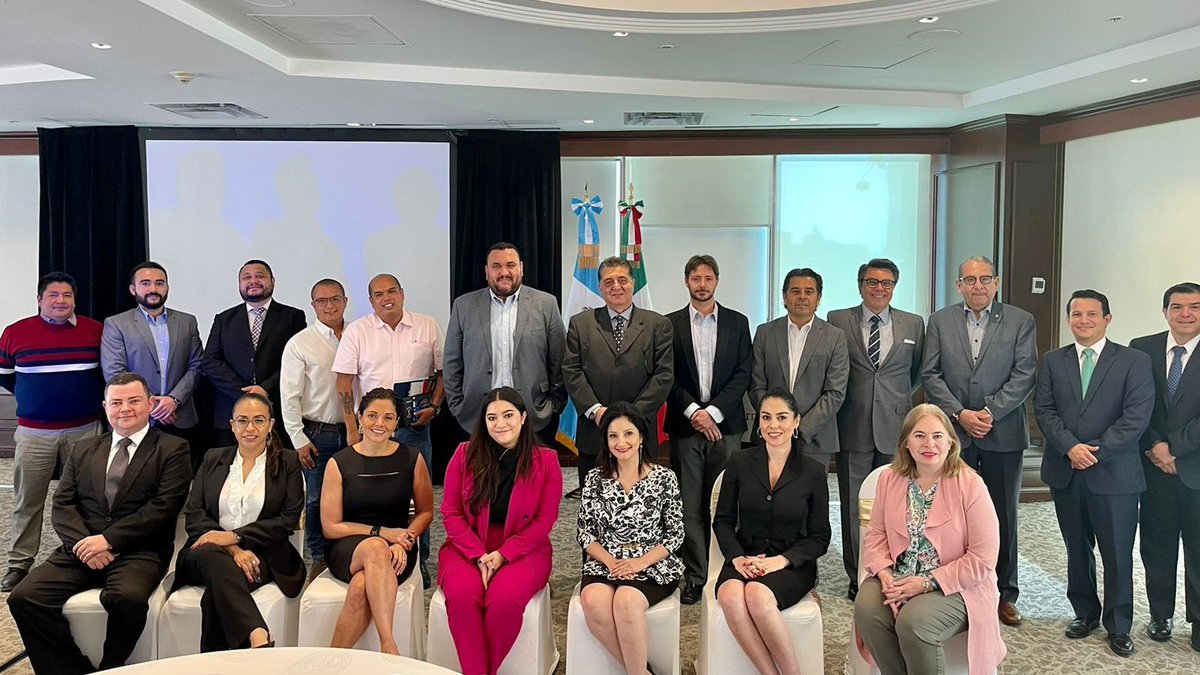 MinexGt's tweet photo. #ConsejeríaComercialGT en 🇲🇽 y delegación de Zona Libre de Industria y Comercio #ZolicGT y Zonas de Desarrollo Económico Especial Públicas #ZDEEP se reunieron con empresarios del sector industria en la presentación “Guatemala, descubre un destino de inversión” y 🇬🇹 No Se Detiene. https://t.co/8e7N9CUxIP