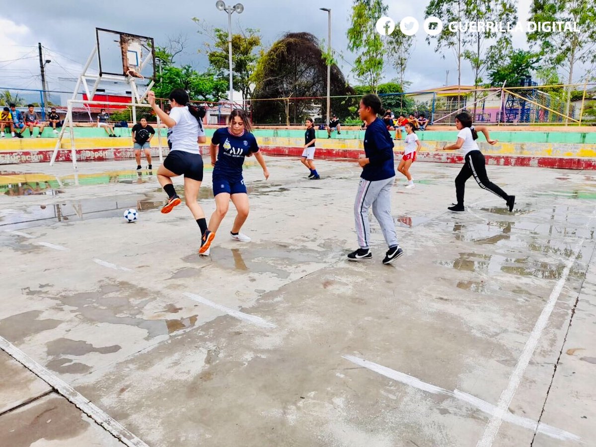 GuerrillaDigi11's tweet photo. #SomosFES | El día de hoy se realizó la eliminatoria municipal de la novena edición de la copa FES 2022, en diferentes disciplinas deportivas, siendo las sedes el Polideportivo Oscar Gámez y Parque los Chilincocos, Distrito 3, #Esteli. 🏀🏐⚽️ 

#4319FuerzaDeVictorias #JSEsteliD3 https://t.co/PhhN7dZnWC