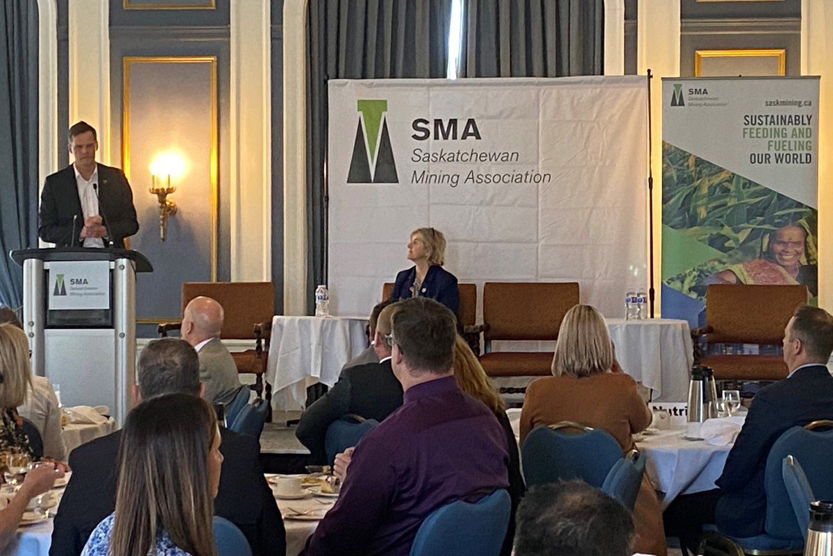 SaskMiningAssoc's tweet photo. #SKMiningWeek Panel moderated by Kelly Ogle @CAGlobalAffairs on #SK's Critical Minerals Essential to Global Security & Supply Chains. Great discussion from panel members Jerry Grandey, Larry Long @NutrienLTD and @alannakochsk. Thanks Mayor @charlieclarkyxe for the welcome. https://t.co/q1rsgqA0A5