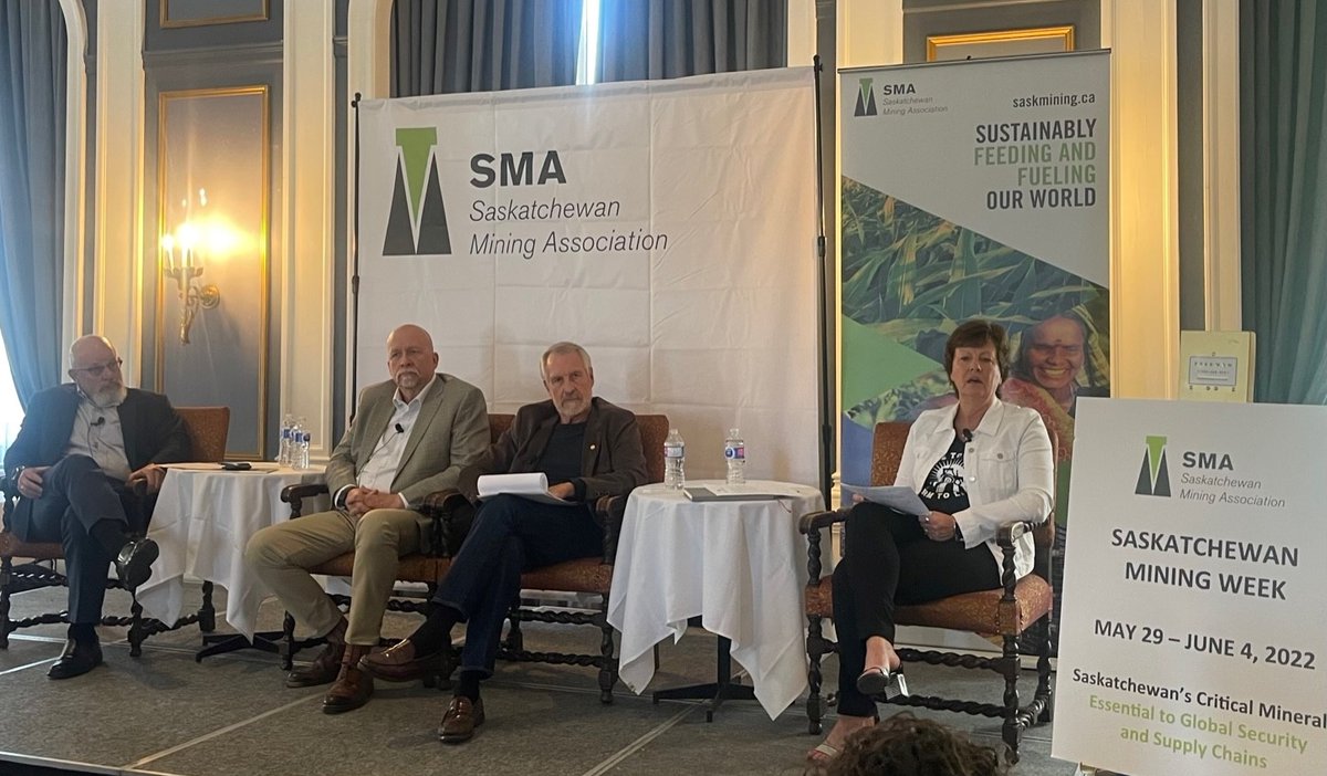 SaskMiningAssoc's tweet photo. #SKMiningWeek Panel moderated by Kelly Ogle @CAGlobalAffairs on #SK's Critical Minerals Essential to Global Security & Supply Chains. Great discussion from panel members Jerry Grandey, Larry Long @NutrienLTD and @alannakochsk. Thanks Mayor @charlieclarkyxe for the welcome. https://t.co/q1rsgqA0A5
