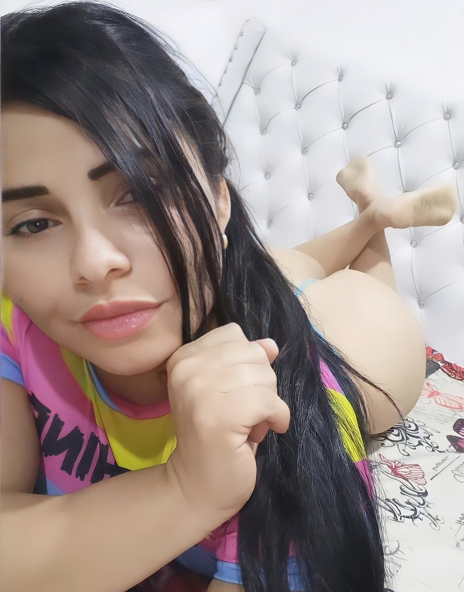 adririosxxrios's tweet photo. Ven acompáñeme a mirar pokemon en netflix y después lo hacemos rico 😳🔥 https://t.co/kUFP7U15ZR