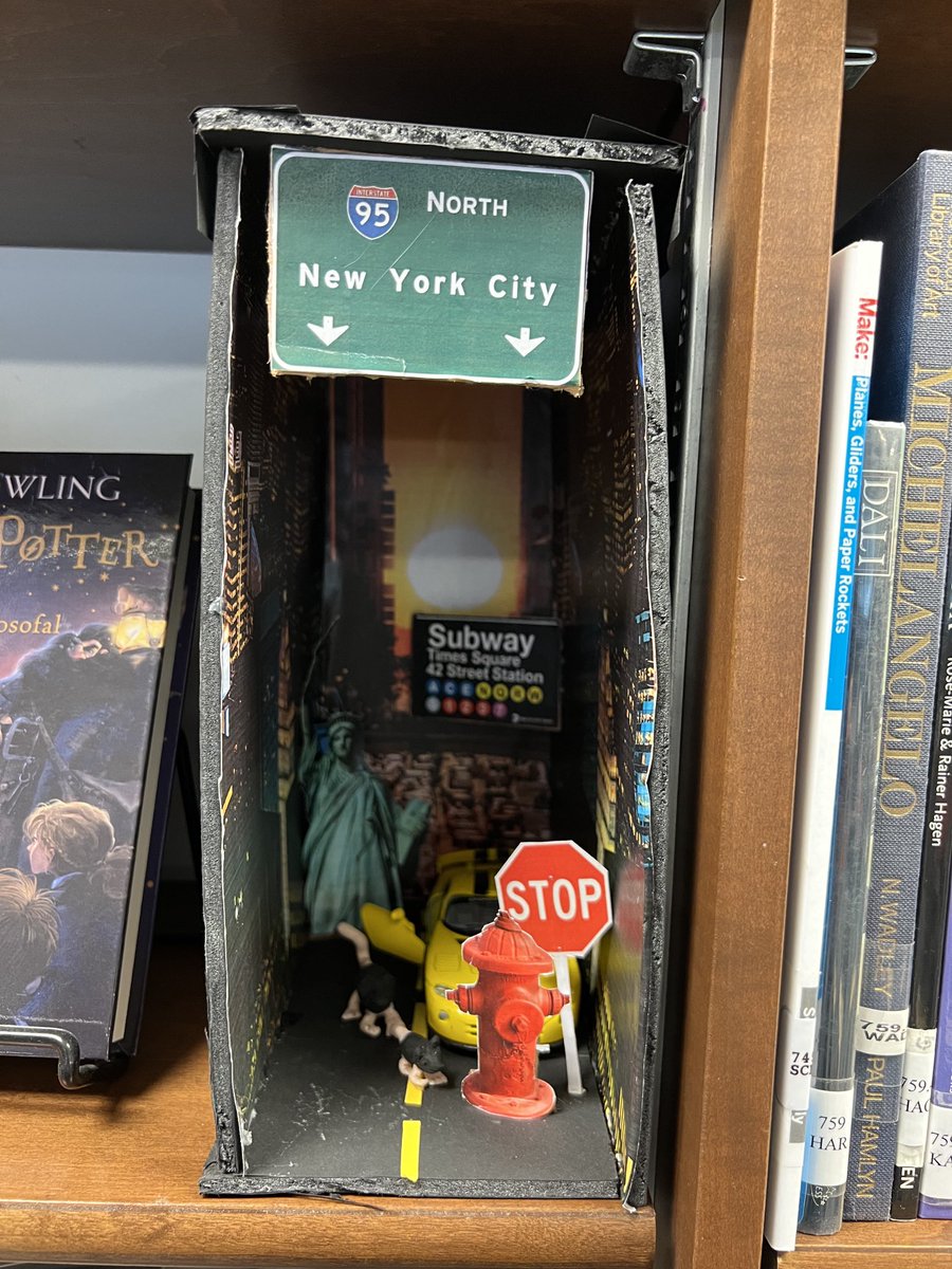 crmoritz's tweet photo. Check out the beautiful book nooks in the library created by Ms. Pinelli’s art students! https://t.co/nTw1KPLUQF