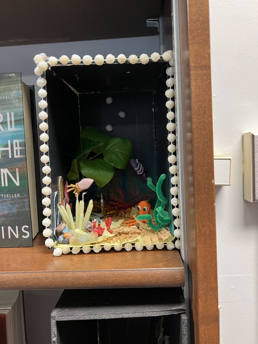 crmoritz's tweet photo. Check out the beautiful book nooks in the library created by Ms. Pinelli’s art students! https://t.co/nTw1KPLUQF