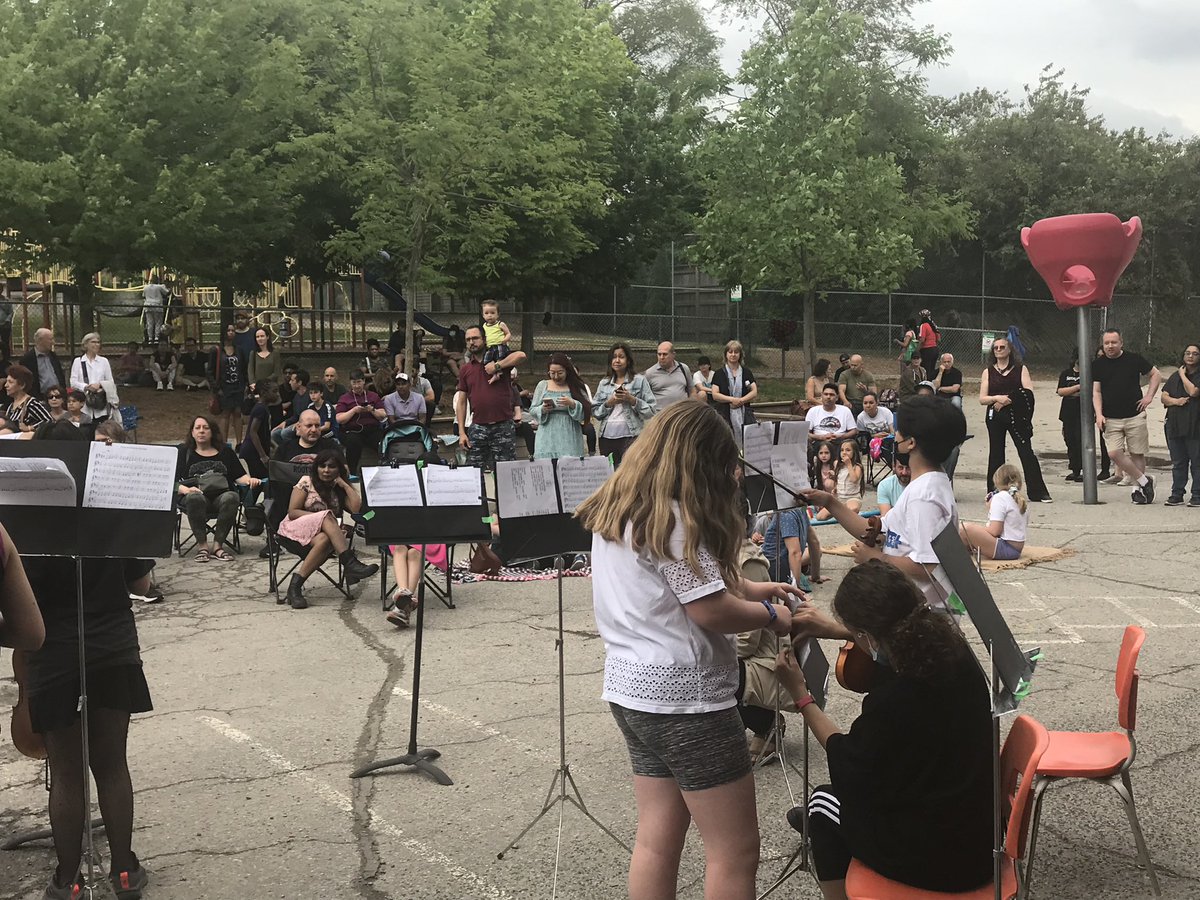🎼 🎻 Rawlinson’s Music in the Park Spring Concert! What an amazing turnout! Despite all the challenges of the year, our students were able to demonstrate their musical learning! Thank you to Ms. Lee for organizing this special event!  🎻 🎼