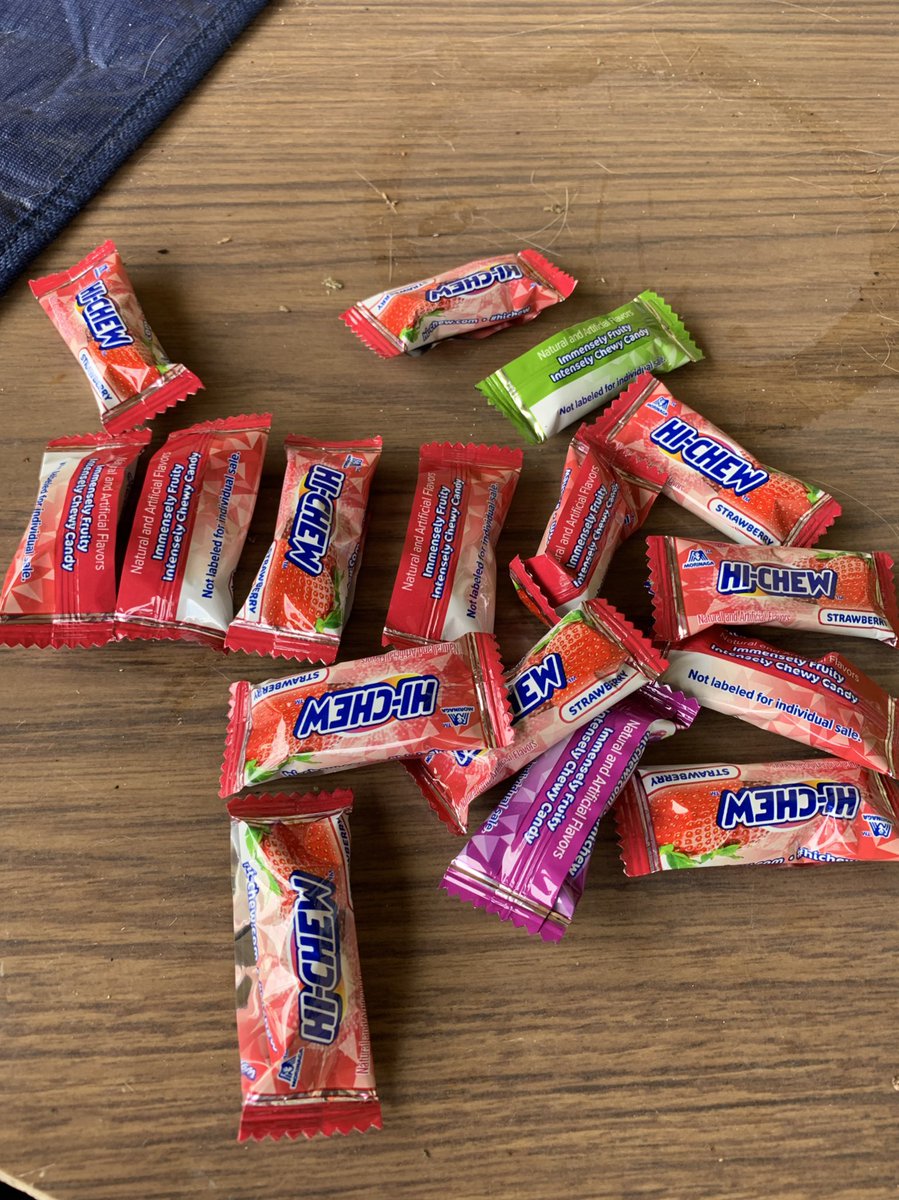baetedu's tweet photo. @HiChew fLaVoR rAtIo MaY vArY — I ate one grape, zero green apple, like 3 strawberries, and this is what the rest of the bag looked like 🤬😭 https://t.co/T6mIsBagsz