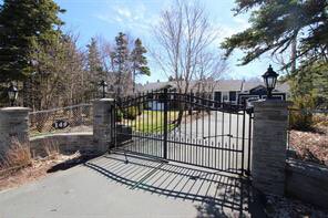 norridave's tweet photo. Middle cove beauty. 7 beds, 7 baths, garage space for 10 cars, 3.5 manicured acres… and a river runs through it. MLS: 1245064, let me show you. David Norris, Re/Max, 687-4700 https://t.co/772mgbmRLI