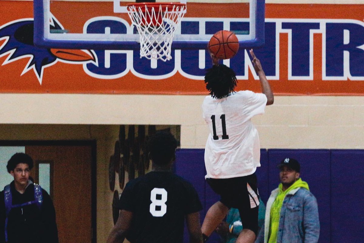 daves_joint's tweet photo. #lostfiles This season, @daughtry_jaden put on a great performance on the floor, as he led @MensSfp to a great season, which included a B/Q Diocesan 🏆 &amp; a run to the @CHSAA_NYC semifinals. Next season, he will take his act to the @MAACSports, as he will be balling at @MaristMBB. https://t.co/B7F2HHo5DP
