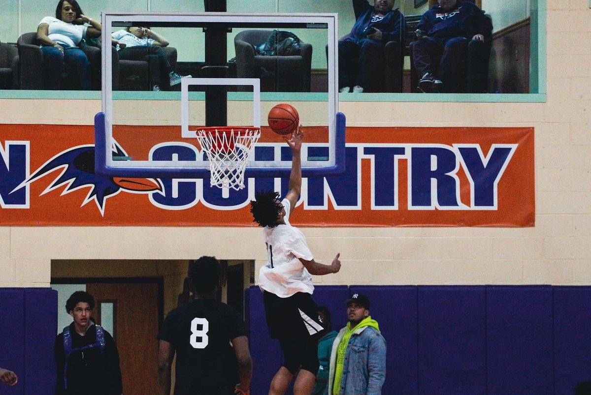 daves_joint's tweet photo. #lostfiles This season, @daughtry_jaden put on a great performance on the floor, as he led @MensSfp to a great season, which included a B/Q Diocesan 🏆 &amp; a run to the @CHSAA_NYC semifinals. Next season, he will take his act to the @MAACSports, as he will be balling at @MaristMBB. https://t.co/B7F2HHo5DP