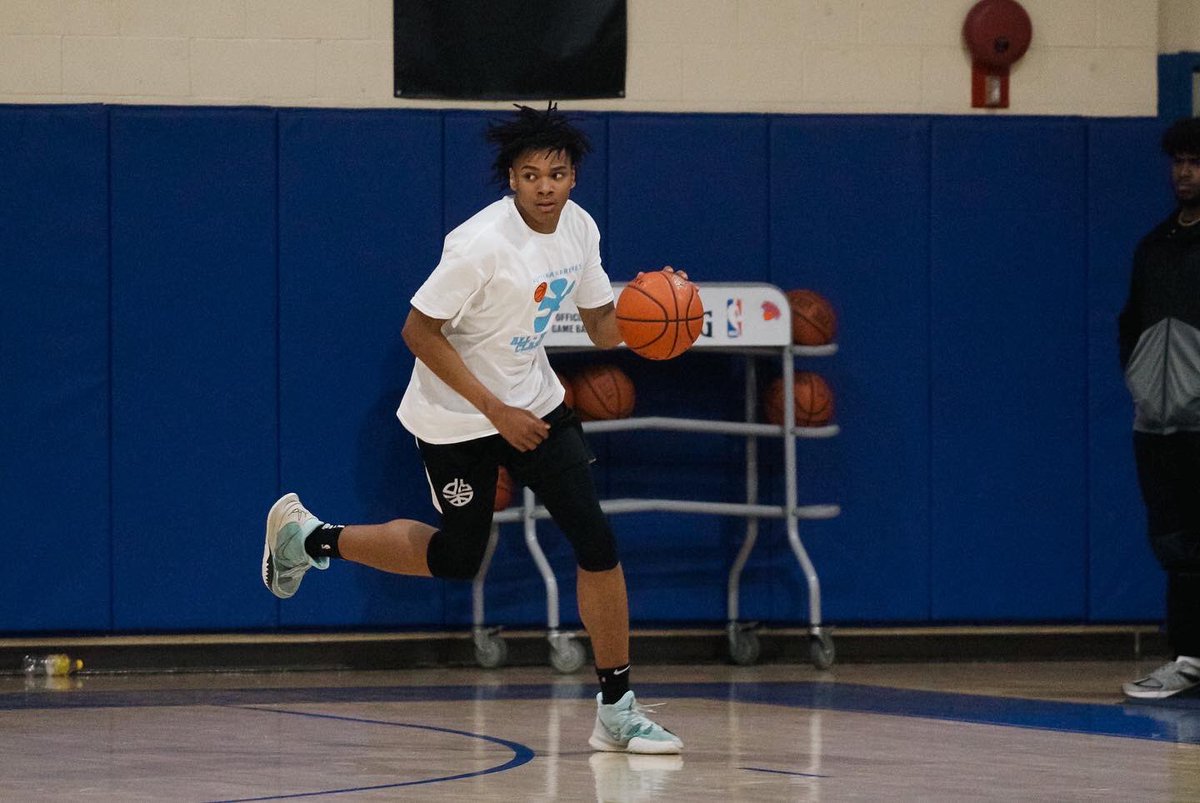 daves_joint's tweet photo. #lostfiles This season, @daughtry_jaden put on a great performance on the floor, as he led @MensSfp to a great season, which included a B/Q Diocesan 🏆 &amp; a run to the @CHSAA_NYC semifinals. Next season, he will take his act to the @MAACSports, as he will be balling at @MaristMBB. https://t.co/B7F2HHo5DP