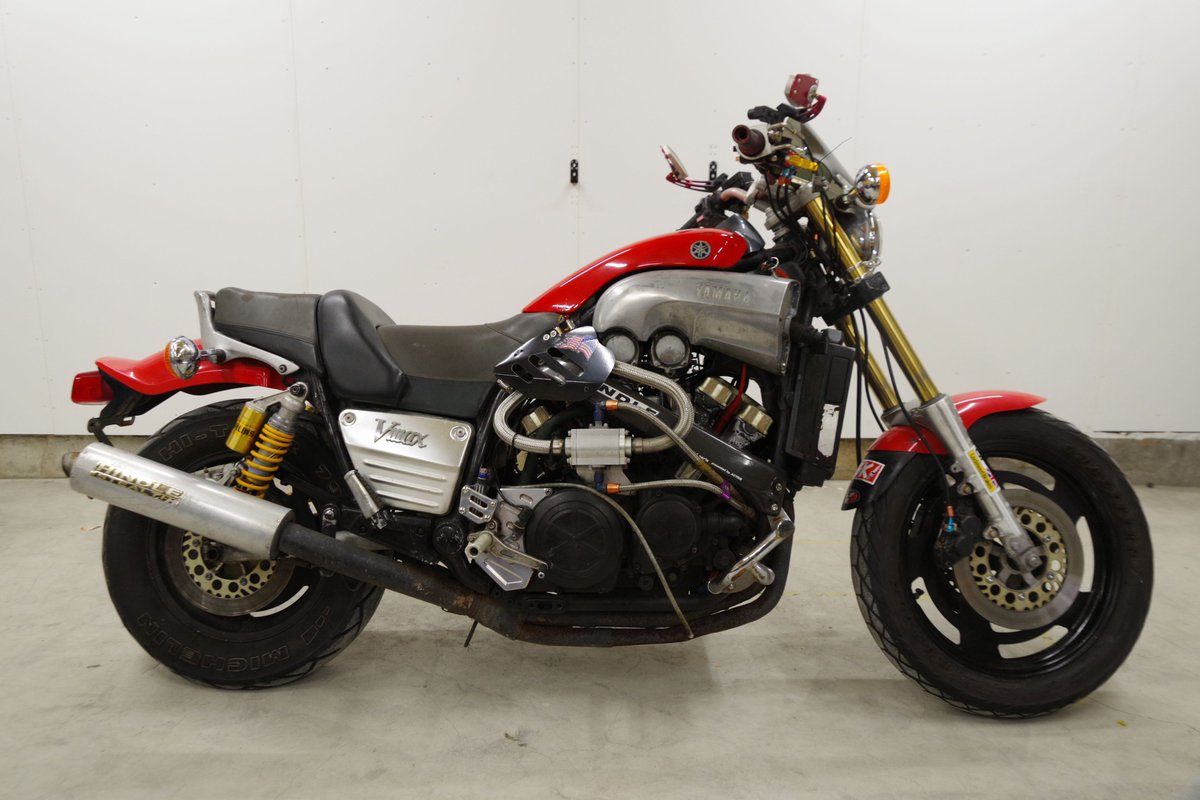 TopicsMoto's tweet photo. ヤマハ　V-MAX　1200　

買い取らせて頂きました✨
外装状態は良くないですが、豪華なパーツがたくさん

この度は買取のご依頼有難うございました‼️🙇
かなり安めに出すので、お探しの方は是非

#mototopics #バイク乗りと繋がりたい #バイク好きと繋がりたい  #バイク買います　#バイク売ります #VMAX https://t.co/ezHYNT31yO