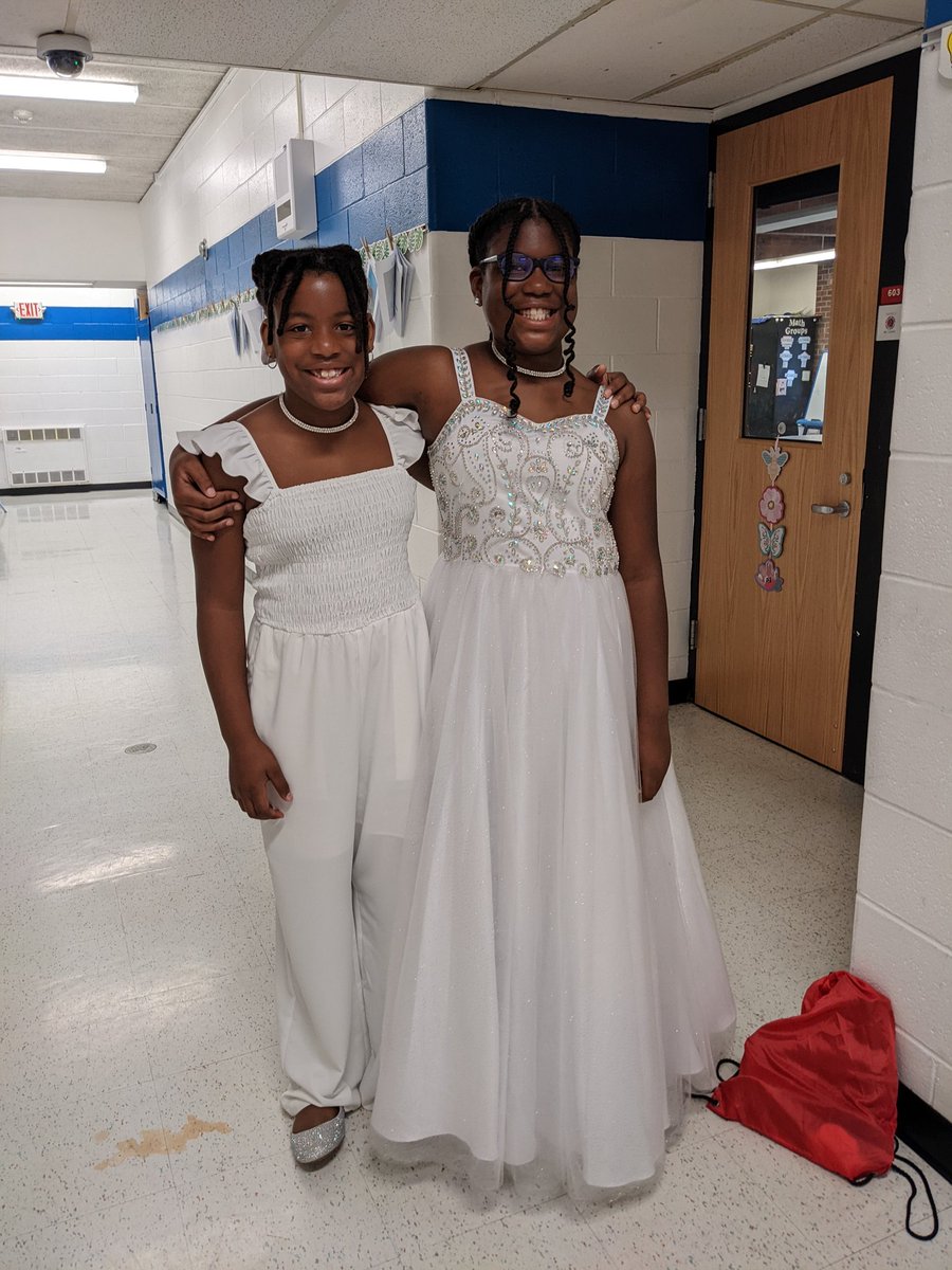 MsValentinoRBPS's tweet photo. What a wonderful day! So happy to see all of the families that came out to support our 3rd graders at their Moving On ceremony today❤️ @rbpsEAGLES https://t.co/B6ejW91cLG