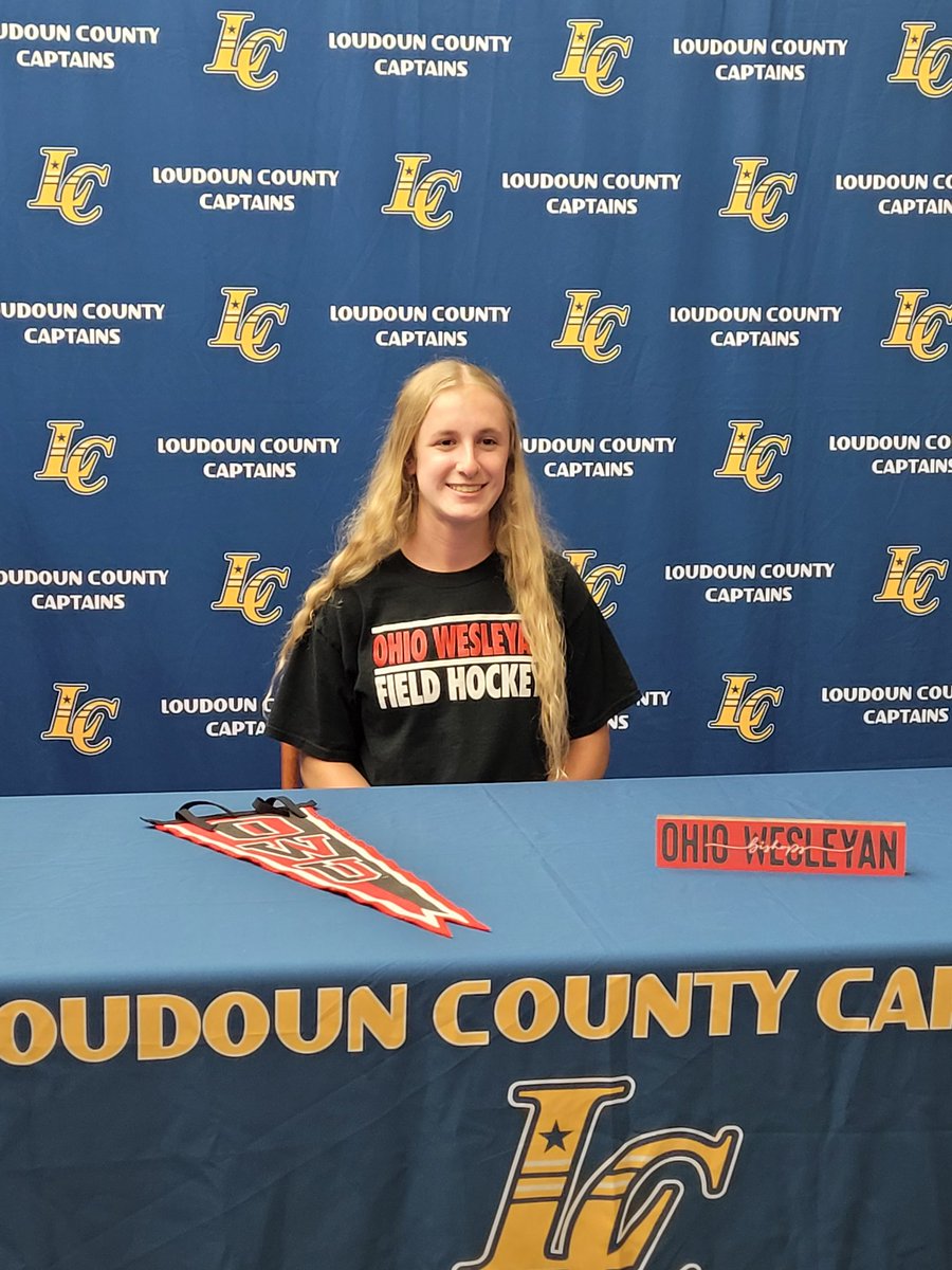 LCHSVFH's tweet photo. Congrats to Alyssa!! Thank you for your leadership and hard work over the last four years. You will do BIG things in your time at Ohio Wesleyan and cant wait to follow your journey❤️🏑  @AlyssaMarkell34 https://t.co/CuP5EZVFJc
