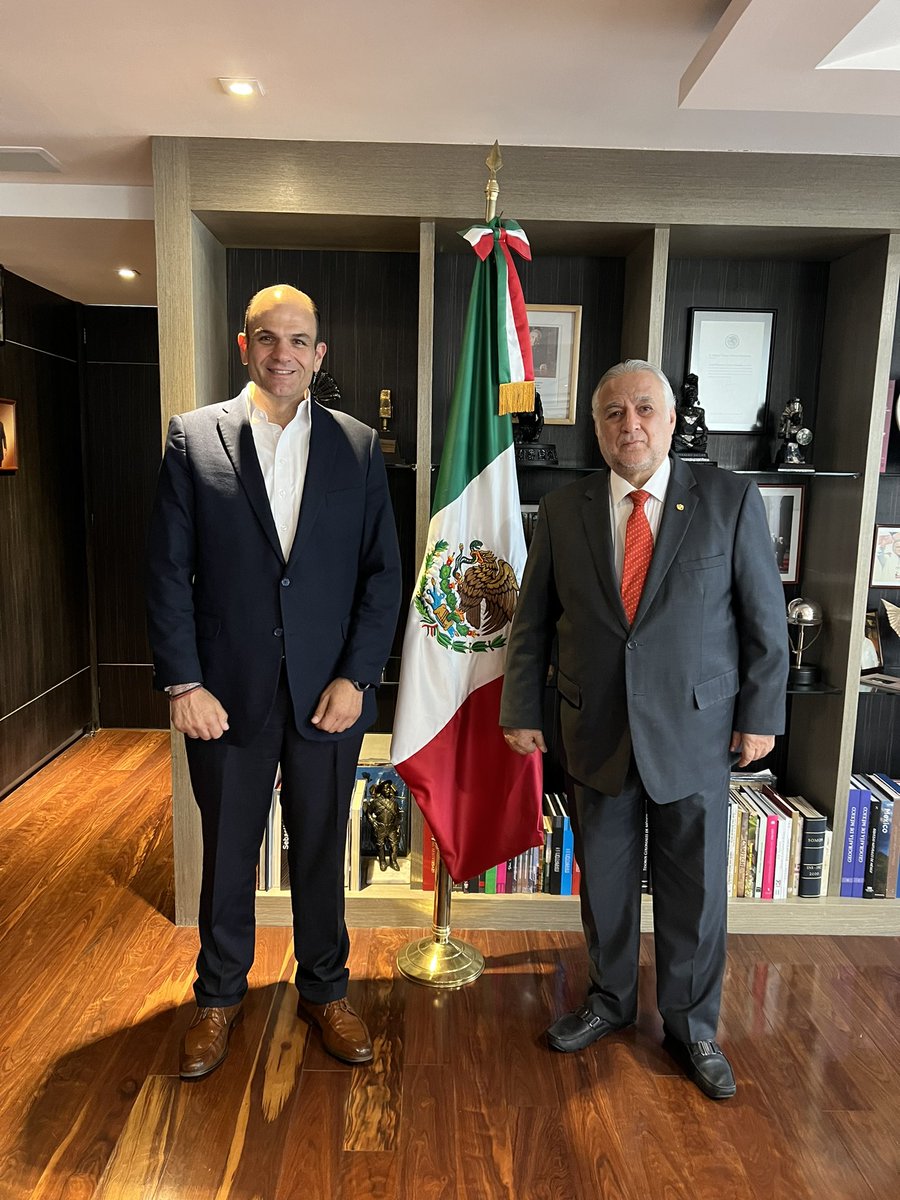 jericoabramo's tweet photo. Terminando reunión de trabajo en @SECTUR_mx con el Secretario @TorrucoTurismo con gran nivel de diálogo trabajamos para lograr siempre las mejores condiciones para el desarrollo turístico de México #Ánimo que seguimos avanzando #PasoPaso https://t.co/JxxYUjBdMG