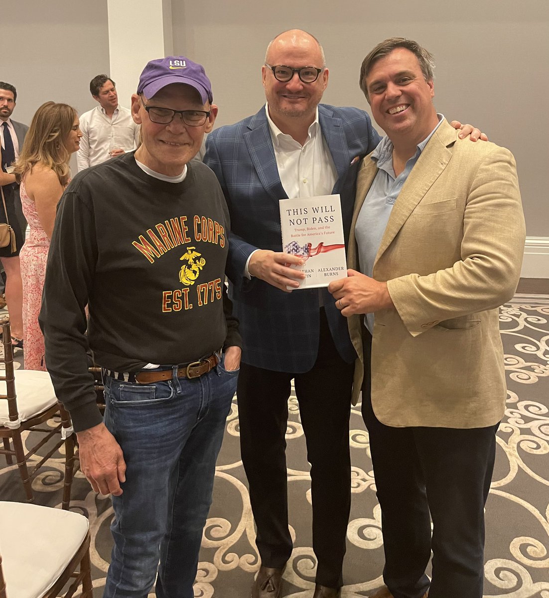 MattPaulIA's tweet photo. Read the book @JamesCarville @jmartNYT #thiswillnotpass https://t.co/3punx9wzZ7