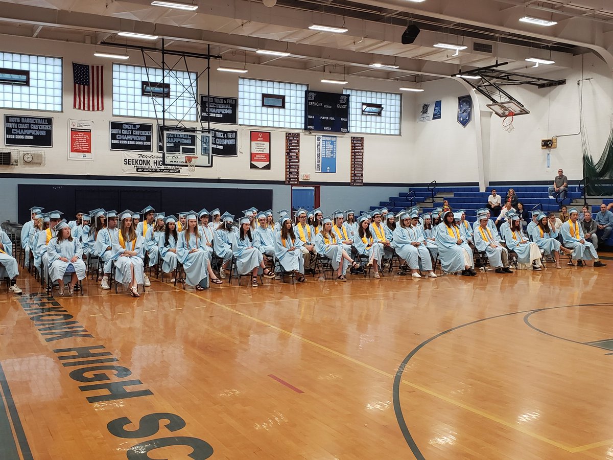 DrWhalen3's tweet photo. #SeekonkHS #Classof2022 #ClassNight https://t.co/txQNz2k4W3