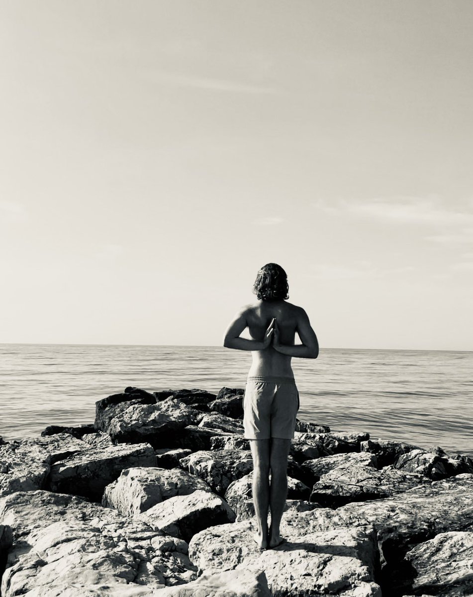 Do I have some #yogi friends on here that are ready to unleash your creativity and spark your inner artist? 

#web3 #p2e #m2e #move2earn #yoga #yogainstructors #wellness #dao #blockchain #nft #nftcommunity #nfts #stepn