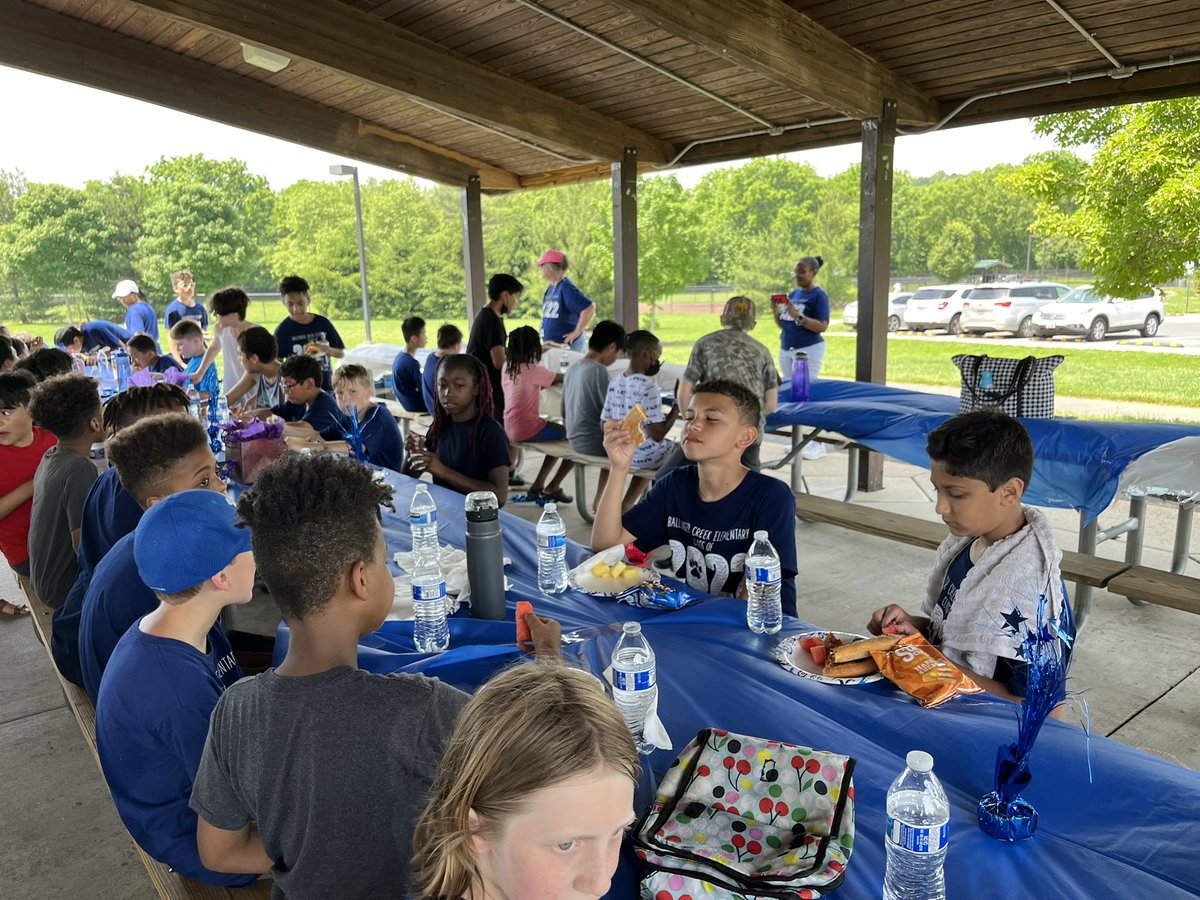 FcpsPease's tweet photo. Thank you @pta_bces for an amazing 5th grade picnic! These #superstars had so much fun! #allofus #bces5thgrade https://t.co/muG9rEJX4x