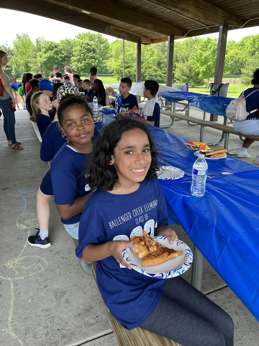 FcpsPease's tweet photo. Thank you @pta_bces for an amazing 5th grade picnic! These #superstars had so much fun! #allofus #bces5thgrade https://t.co/muG9rEJX4x