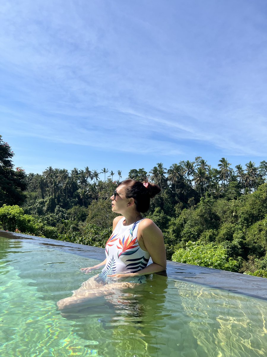 Waking up in the jungle is a special treat! I want to wish you all your dreams come true this morning!

Good morning #NFTCommuntiy 
🌿🦎🍃🌳🐛💚🌴🪲🦖🌱