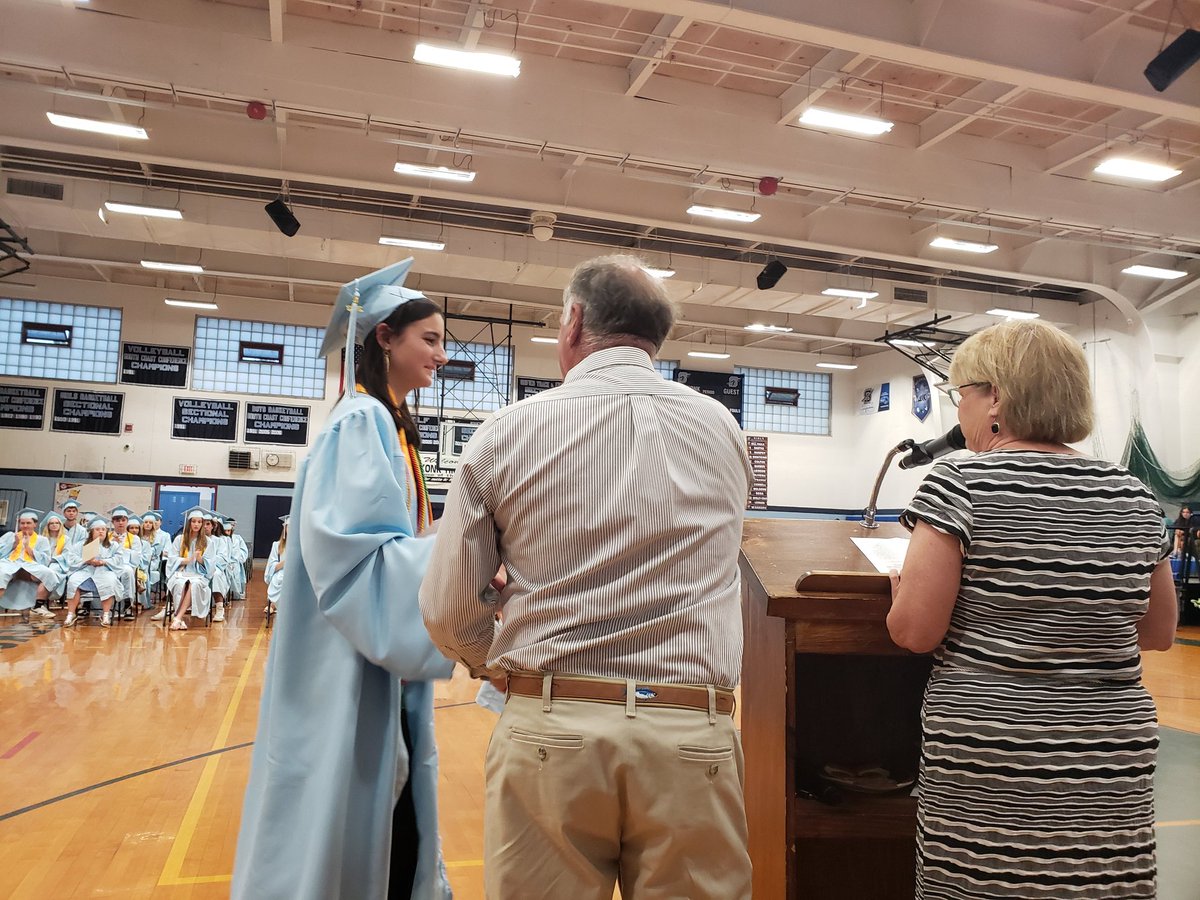 DrWhalen3's tweet photo. #SeekonkHS #Classof2022 #ClassNight https://t.co/OOJ6ourRdQ