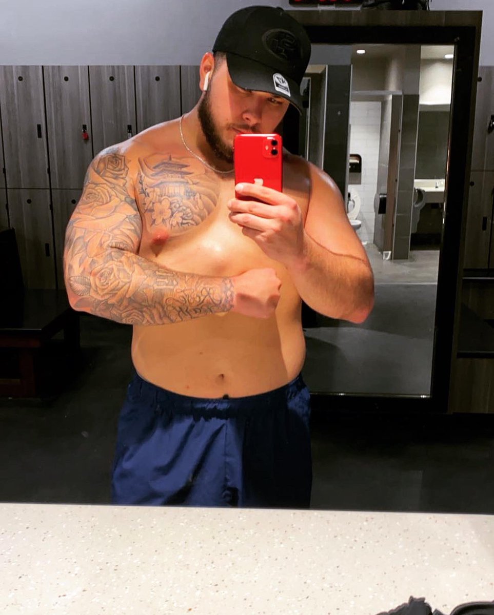 EzraLinzer's tweet photo. Just a little physique update, my bodybuilding progress the last 6 months has been amazing and better than I had hoped. I appreciate all the love and support from everyone especially my gym partners pushing me to be better. I’m excited to see how far I can take it. 💪🏽 https://t.co/UNK4vKaq4K