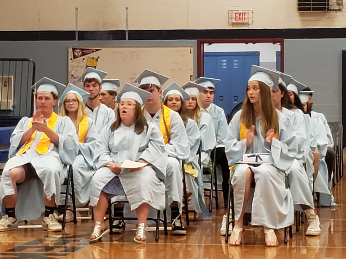 DrWhalen3's tweet photo. #SeekonkHS #Classof2022 #ClassNight https://t.co/T7GLK0LjiI