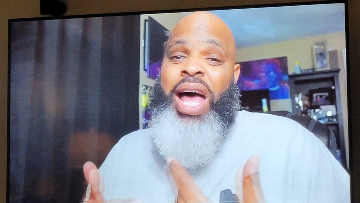 DavidEGaymon's tweet photo. @DaymDrops watching our favorite YouTuber!!!! Love watching #daymdrops https://t.co/vcpWEOfV8M