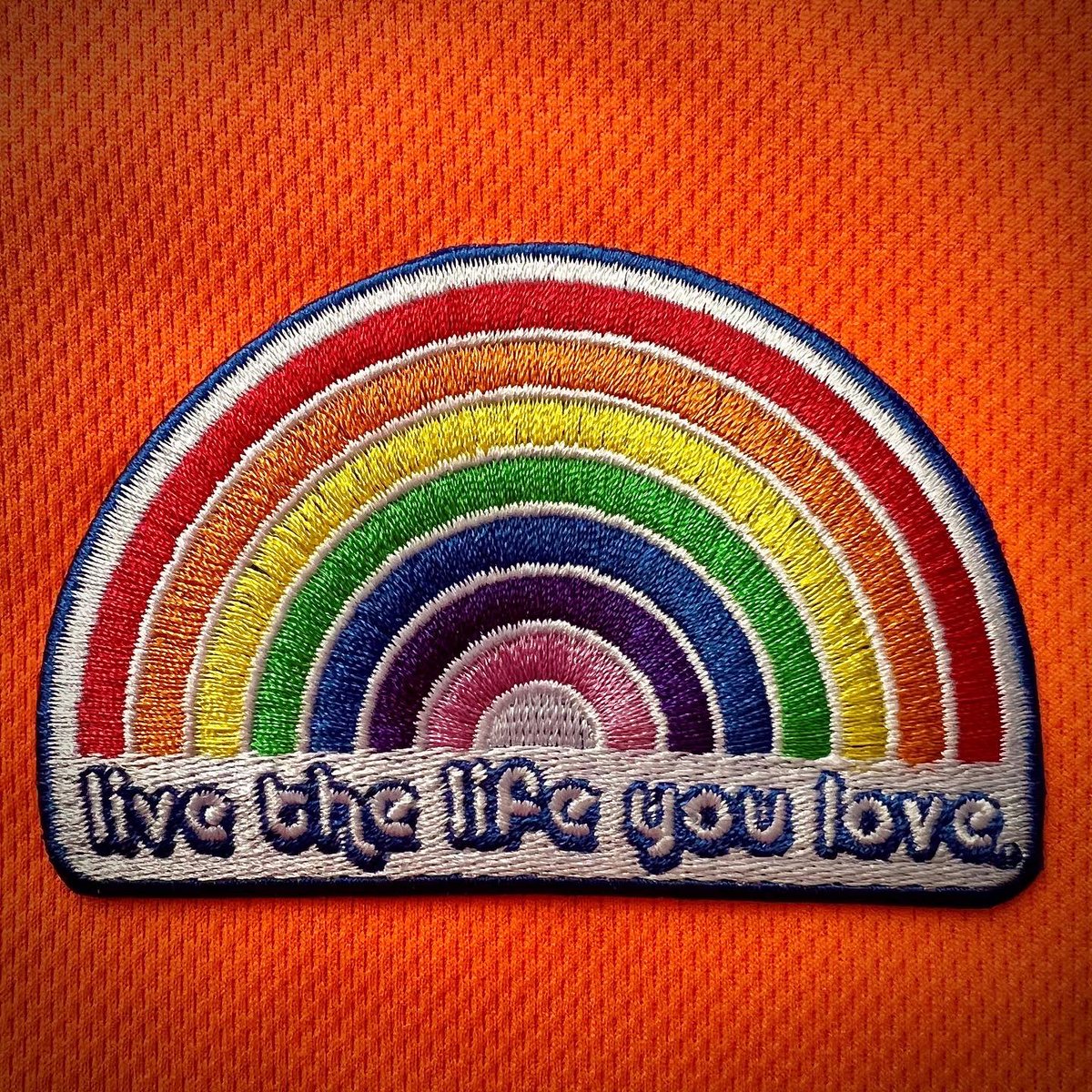 PennEmblem's tweet photo. Happy Pride Month!
•
•
•
#getdecorated #branddecorator #alwaysonbrand #pennemblem #promotionalproducts #pennpride #innovation #decoratedproducts #innovators #naumdawardwinner #pennflex #embroidered #patchwork #patches #newstyle #standout #pridemonth #ally https://t.co/MwcXQALlPs