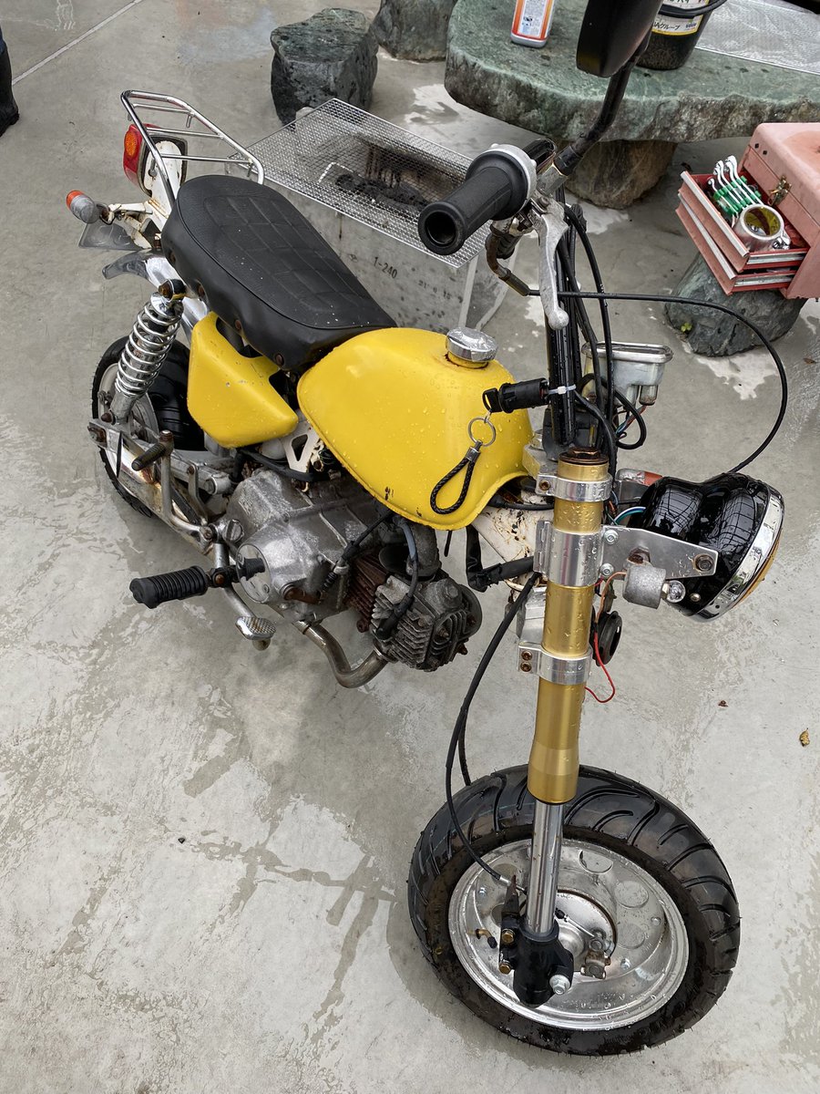 SMRITaisyo's tweet photo. 車種変更の為固定用
名前：たいしょ
性別：男
年齢：32
住み：愛知
車種：ゼファー400、Z400GP、モンキー
好き：バイク、酒、釣り
嫌い:騒音迷惑走行
一言：暴走族ではありません!!が、色んなタイプの人と仲良くなれます😁
#バイク乗りとして軽く自己紹介 
#バイク好きと繋がりたい https://t.co/F9PTy99tPG