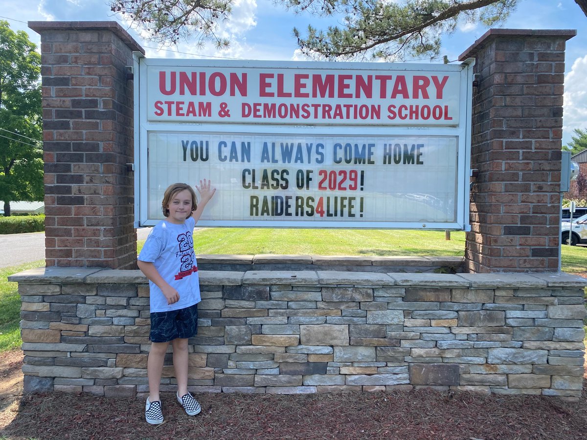 StaleyNoelle's tweet photo. Landon’s words, “Goodbye Union. It’s been a great run. I am going to miss everyone so much. I love my school.” ❤️ —Landon Staley #raidersforlife @WeAreUnionSTEAM https://t.co/EvkddBYZEi