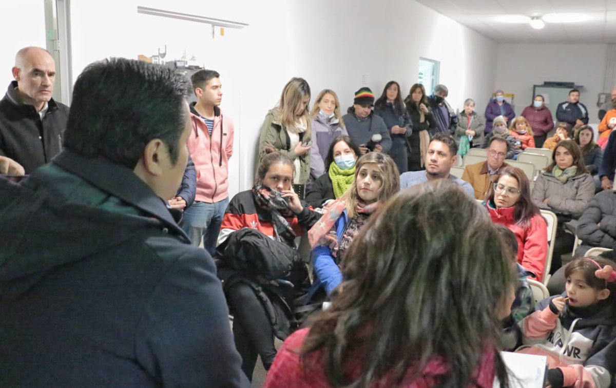 OLlancafilo's tweet photo. #Plottier #EPET25
#Ahora nos reunimos con madres, padres, directivos, Distrito Escolar y equipos técnicos del #MinisterioGobiernoEducacion y #CPE, municipio y ediles. Seguimos avanzando en un plan de trabajo para llegar a la concreción del nuevo edificio.
#NeuquénProvincia https://t.co/BlpVebHlJ7