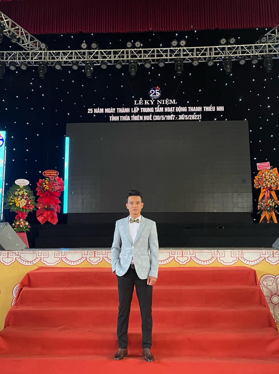 NguyenDuyTri13's tweet photo. Kʜᴏ̂ɴɢ ᴄᴜ̛ᴏ̛̀ɪ đᴀ̂ᴜ, ᴠɪ̀ ᴄᴜ̛ᴏ̛̀ɪ sᴇ̃ đᴇ̣ᴘ ᴛʀᴀɪ 😁
𝗖𝗵𝘂̛𝗼̛𝗻𝗴 𝘁𝗿𝗶̀𝗻𝗵 𝗻𝗴𝗵𝗲̣̂ 𝘁𝗵𝘂𝗮̣̂𝘁 𝗰𝗵𝗮̀𝗼 𝗺𝘂̛̀𝗻𝗴 𝗸𝘆̉ 𝗻𝗶𝗲̣̂𝗺 𝟮𝟱 𝗻𝗮̆𝗺 𝗻𝗴𝗮̀𝘆 𝘁𝗵𝗮̀𝗻𝗵 𝗹𝗮̣̂𝗽 𝗧𝗧𝗛𝗗𝗧𝗧𝗡 𝗧𝗶̉𝗻𝗵 𝗧𝗵𝘂̛̀𝗮 𝗧𝗵𝗶𝗲̂𝗻 𝗛𝘂𝗲̂́ https://t.co/Y8piYIN7Ve