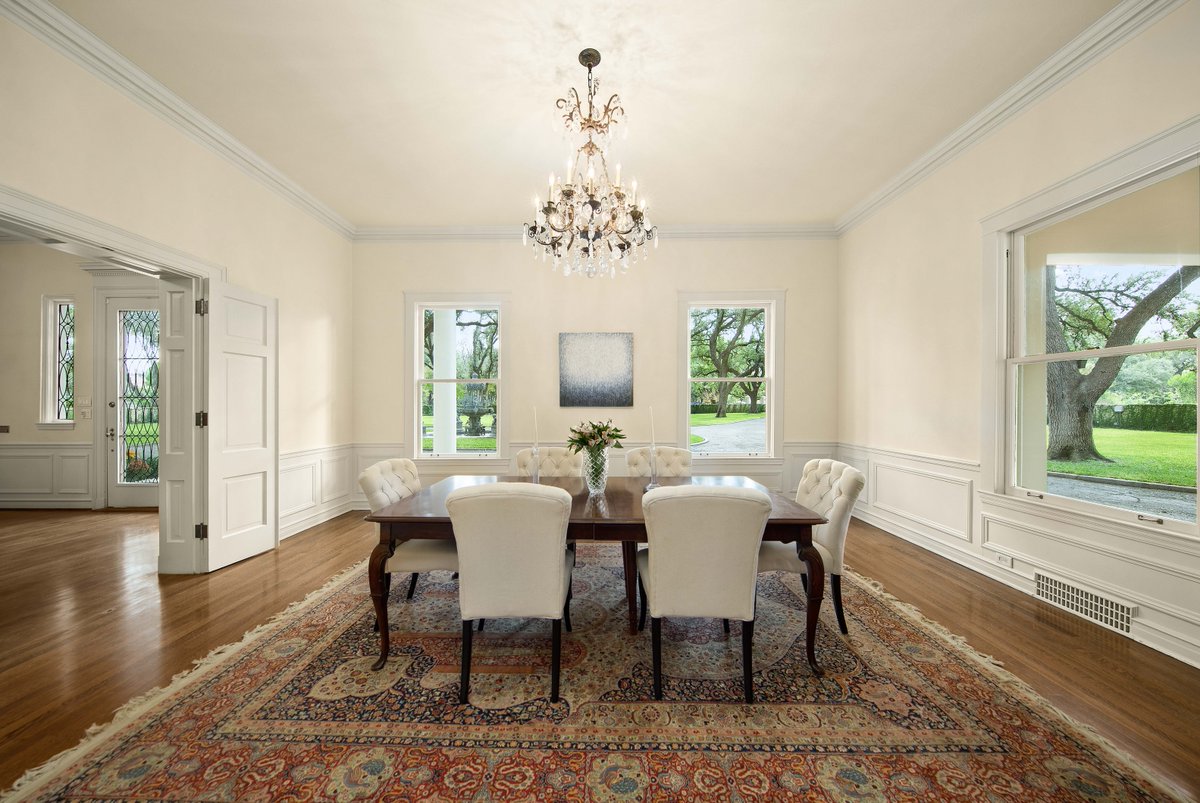 PBC_RealEstate's tweet photo. The San Antonio Business Journal released an article on our record-breaking $4.25 million Terrell Hills mansion that sold for $250,000 over the listing price! https://t.co/7N0odPsjrE