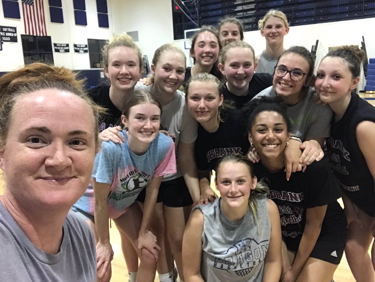 WAHSLadyDragons's tweet photo. 🧱 by 🧱 
#family #LadyDragonPride #TraditionDoesNotGraduate https://t.co/lwOqPrwjY6