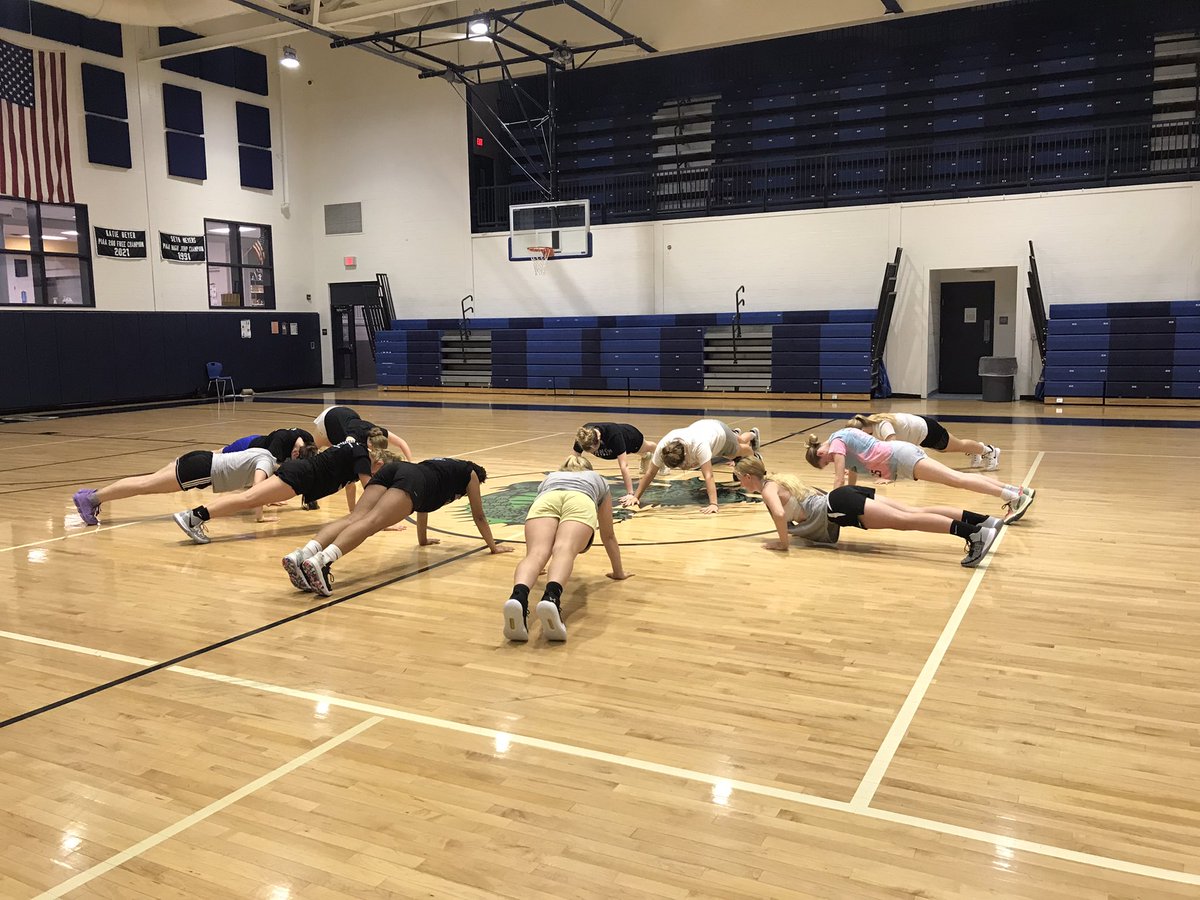 WAHSLadyDragons's tweet photo. 🧱 by 🧱 
#family #LadyDragonPride #TraditionDoesNotGraduate https://t.co/lwOqPrwjY6