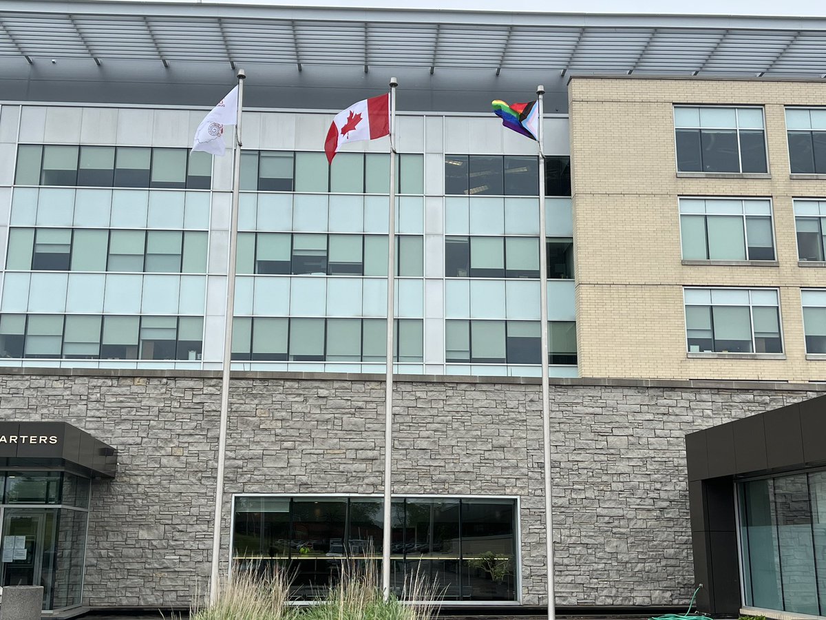 DurhamParamedic's tweet photo. 🏳️‍🌈 Pride Month is here! 🏳️‍🌈 
Today (June 1), we were proud to be present for the raising of the Progressive Pride Flag.

Join us at #YouthPrideDurham on June 4. Info: https://t.co/E0yVFYhPQN 🚑 https://t.co/gQ9m0z9324