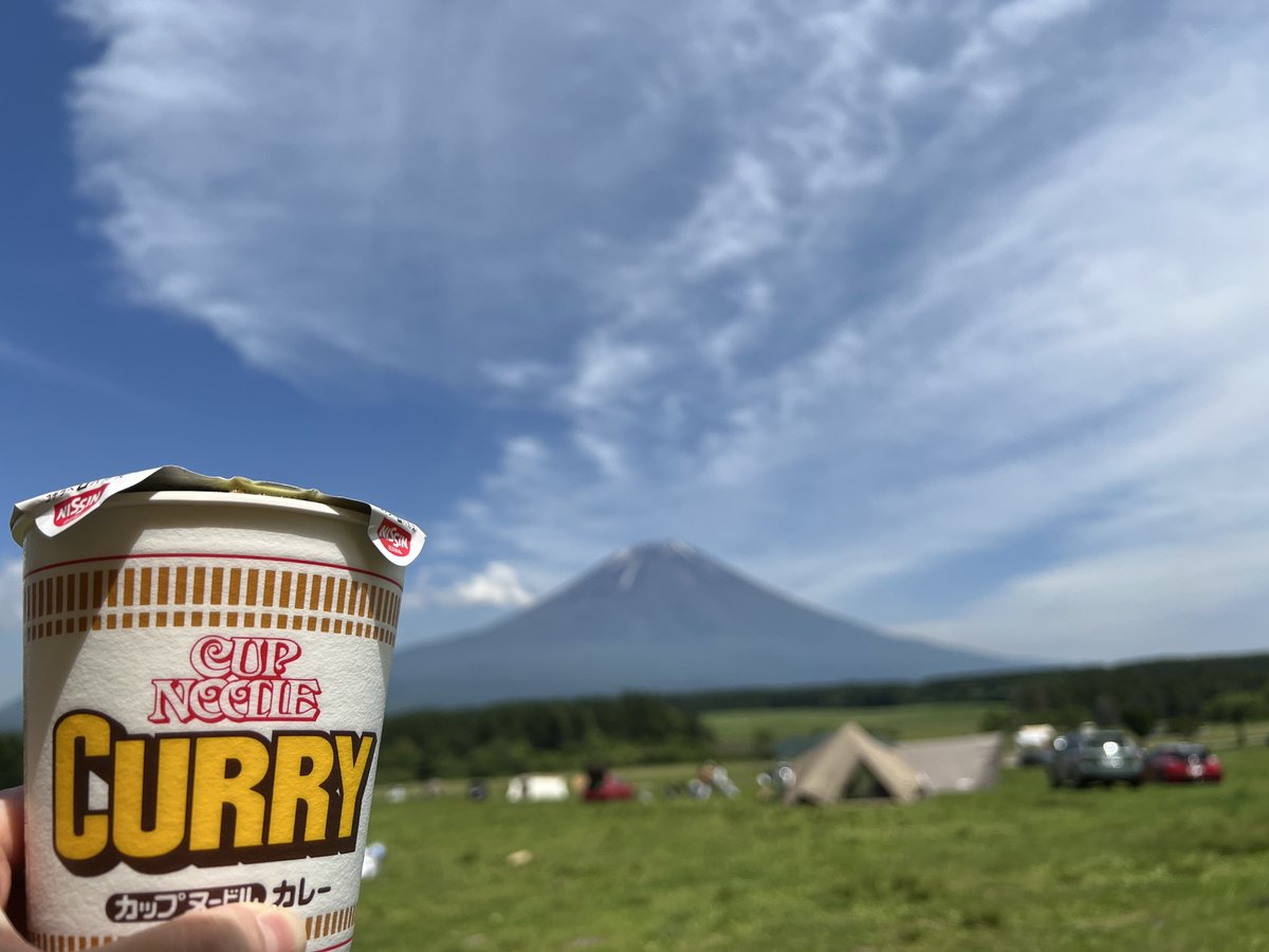 chunko_'s tweet photo. ゆるキャンにハマってからずっと行きたかった、ふもとっぱらキャンプ場に行って来たー！

超絶インドア派の私をここまで駆り立てるゆるキャンすごい。 https://t.co/XtS1Qz4KPW