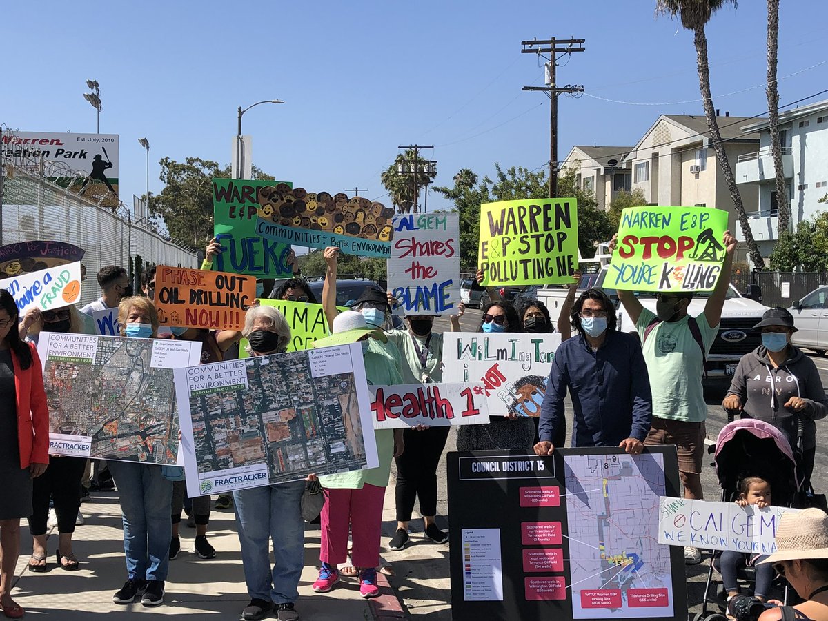 RepBarragan's tweet photo. No more oil drilling in #CA44!

Today, joined #Wilmington residents, @CBECal, &amp; @STAND_LA, to call on CalGEM &amp; @LACity to shut down Warren E&amp;P’s illegal drill site next to homes and schools in Wilmington.

Our communities in #CA44 are not open for oil drilling. Not now. Not ever. https://t.co/HKvroALc55