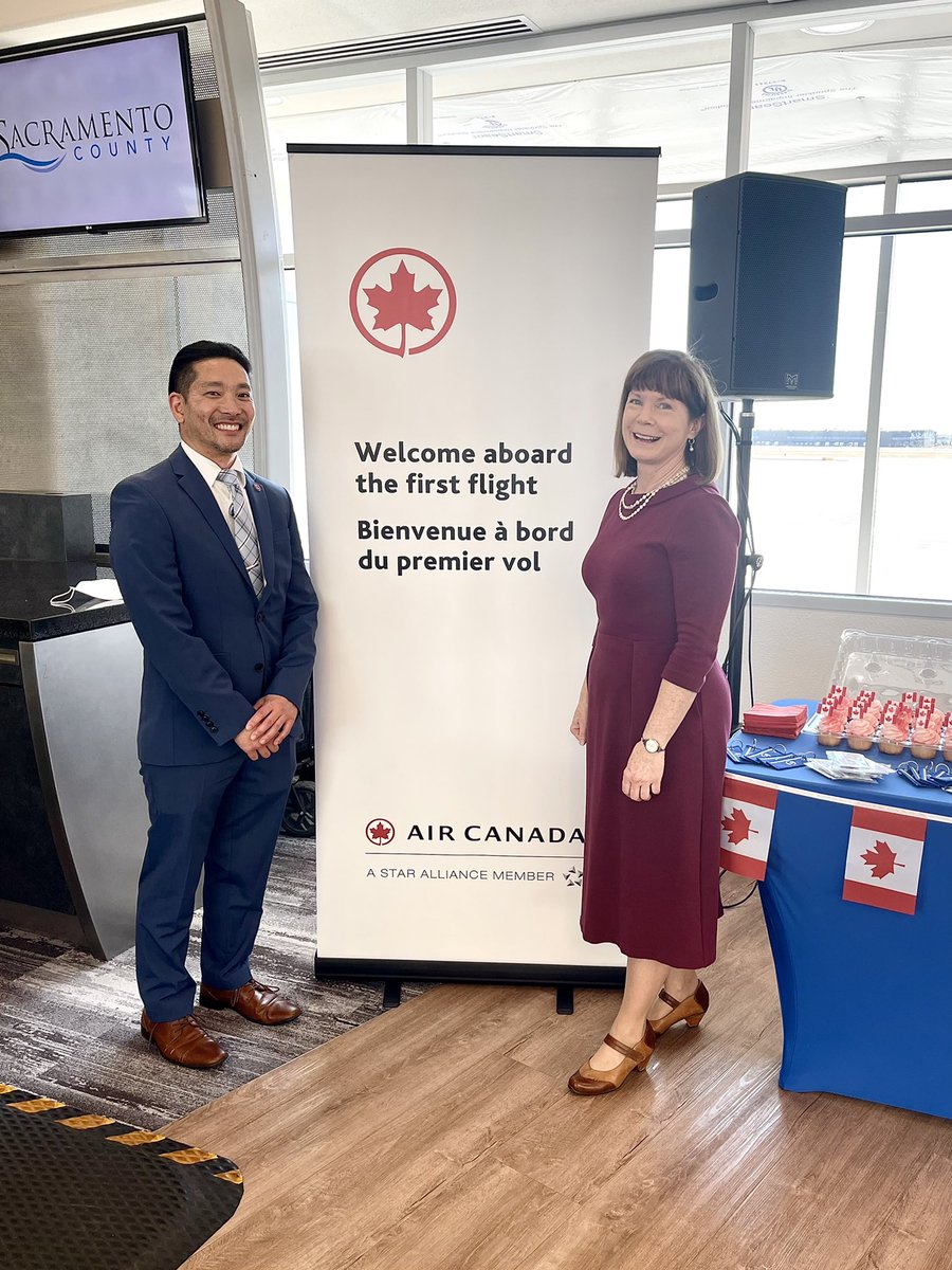 Lance_AC's tweet photo. @AirCanada is excited to resume our Sacramento - Vancouver daily service, with so many wonderful stories from those on our first flight. A big thank you to @flySMF and Supervisor Don Nottoli for helping us celebrate in class and style. #ACinUSA2022 https://t.co/JdD0r40ilq