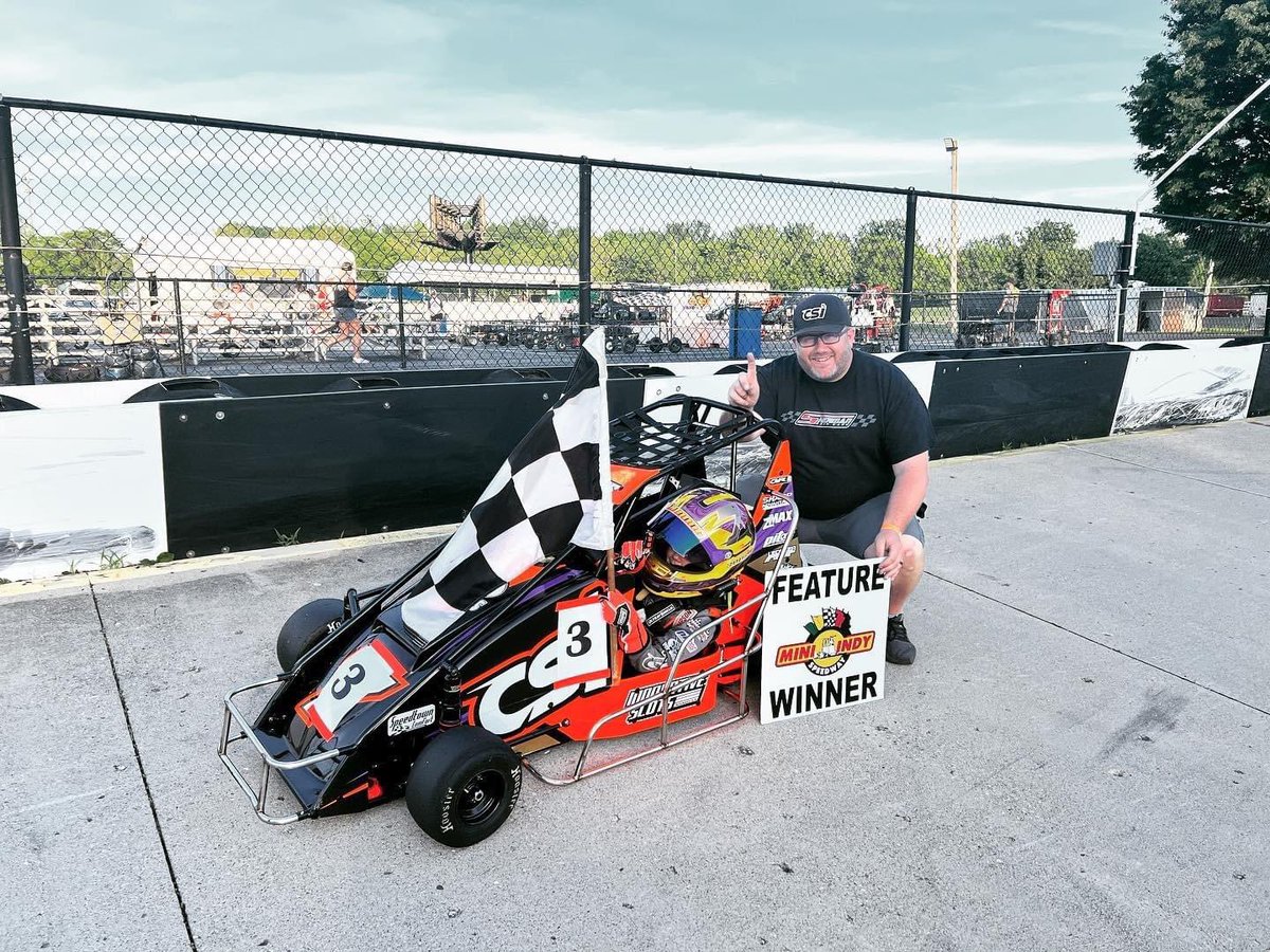 zMAXproducts's tweet photo. @huddog7 keeps up his winning ways, and picked up a couple of more powered by @zmaxraceproducts #zmax #zmaxraceproducts #syntheticraceoil #0wt #aerosols #speedwax #winner #quartermidgetracing #wevegotyoucovered https://t.co/7RAQi4lsNG