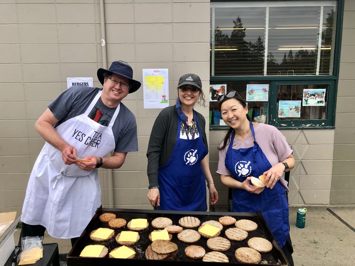 BraniffMonica's tweet photo. An impressive turn out at tonight’s parent appreciation and family BBQ! Thank you ⁦@SD63PLake⁩ for a fun gathering! ⁦@sd63schools⁩ #SD63 #RainOrShine #Community https://t.co/Z1e4aC7Rzz