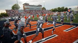 DonnieCheers11's tweet photo. Blessed to receive a offer from The University of Tennessee-Martin🧡💙 @CoachBelton @CoachAClifton @PrepRedzoneAR @247recruiting @ArRecruitingGuy @LanceClark3 @EarlGill10 @SWiltfong247 @UTM_FOOTBALL @AllArkansasPrep https://t.co/rNNF8s6GWB