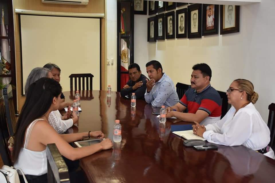 HCentla's tweet photo. Con el objetivo de generar espacios multiculturales de desarrollo social y artístico, la Presidente Municipal sostuvo una reunión de trabajo con el Sistema Nacional de Fomento Musical, con la participación de Olga Mendoza Díaz, de  Agrupaciones Musicales Comunitarias. https://t.co/4sEkeWBRr2