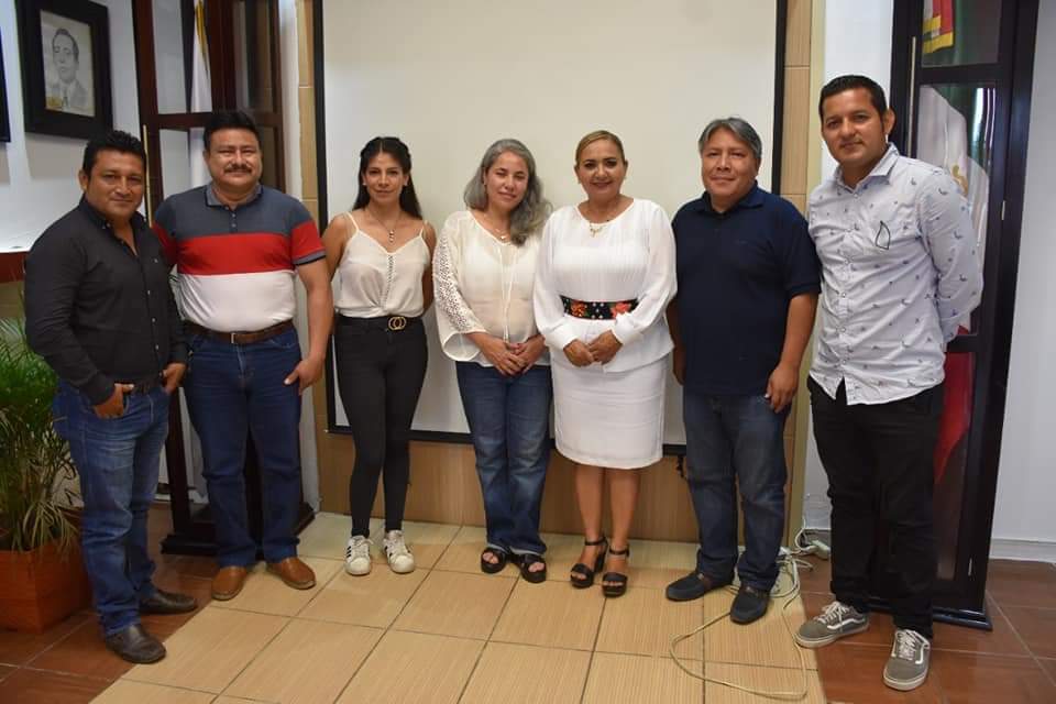 HCentla's tweet photo. Con el objetivo de generar espacios multiculturales de desarrollo social y artístico, la Presidente Municipal sostuvo una reunión de trabajo con el Sistema Nacional de Fomento Musical, con la participación de Olga Mendoza Díaz, de  Agrupaciones Musicales Comunitarias. https://t.co/4sEkeWBRr2