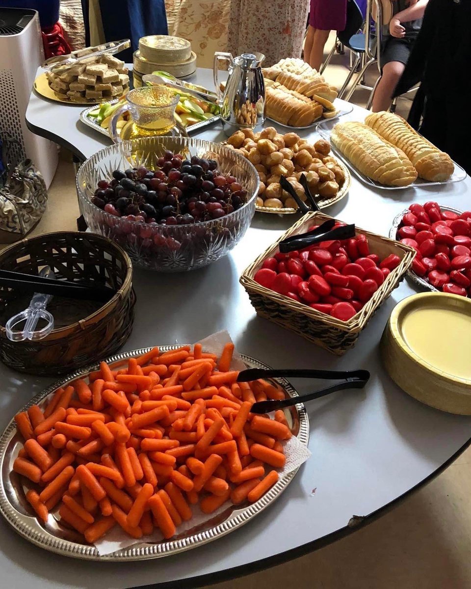 FCCS_School's tweet photo. Second grade wrapped up their studies on Medieval History! Thank you Lady Brown and Lady Rice for recreating a delicious “Royal Feast!”
#fcpsmd #fcpsmdready #fcpsmaryland #everythingfrederick #frederickmd #frederickmaryland #classicaleducation https://t.co/HDQJYTOwKy