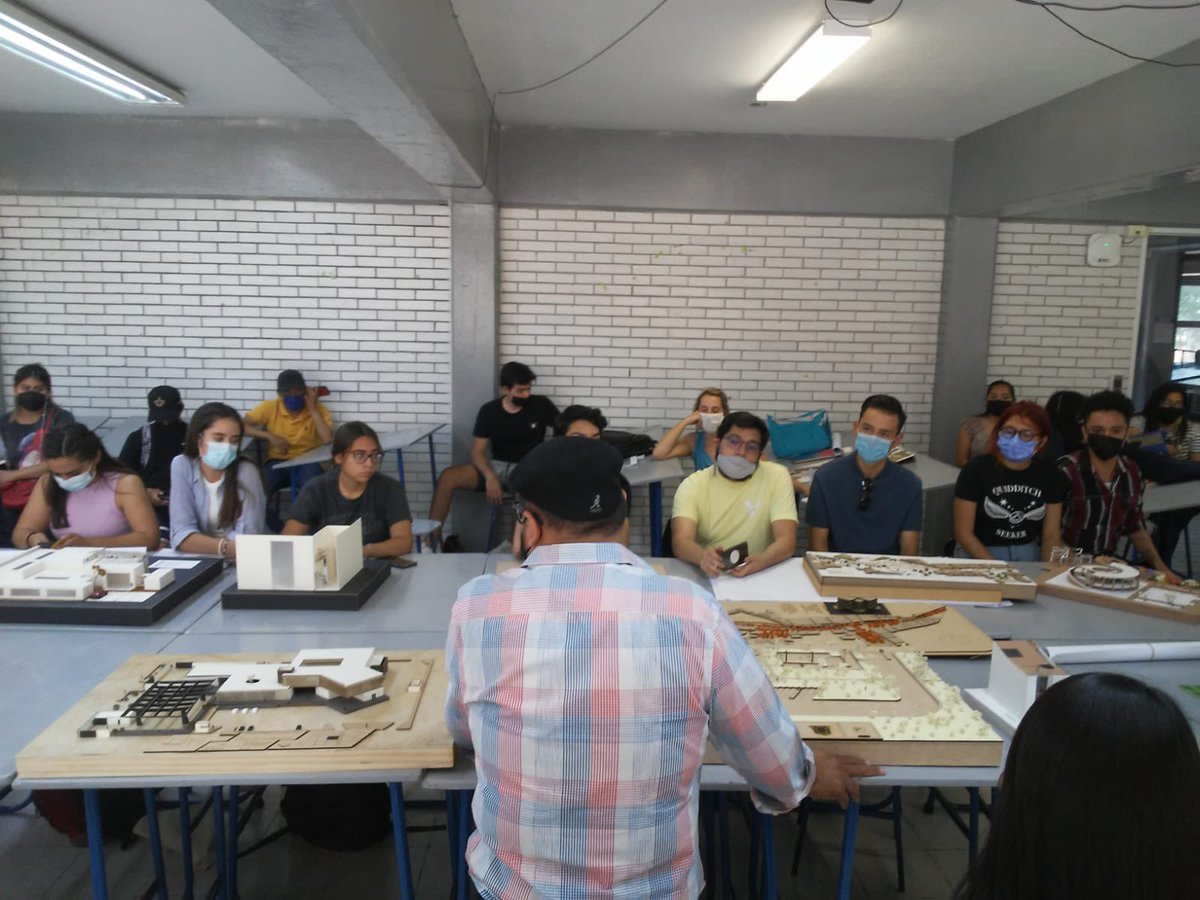intersticio74's tweet photo. #confrontemos es la actividad de integración en #Confronta #TallerdeArquitectura “Francisco Marroquín" al final de cada unidad y, en este caso, cierre de semestre, al confrontar, sintetizamos y aprendemos. #facultaddelhábitat #uaslp @LaUASLP #unoconfronta https://t.co/LXONULgEcS