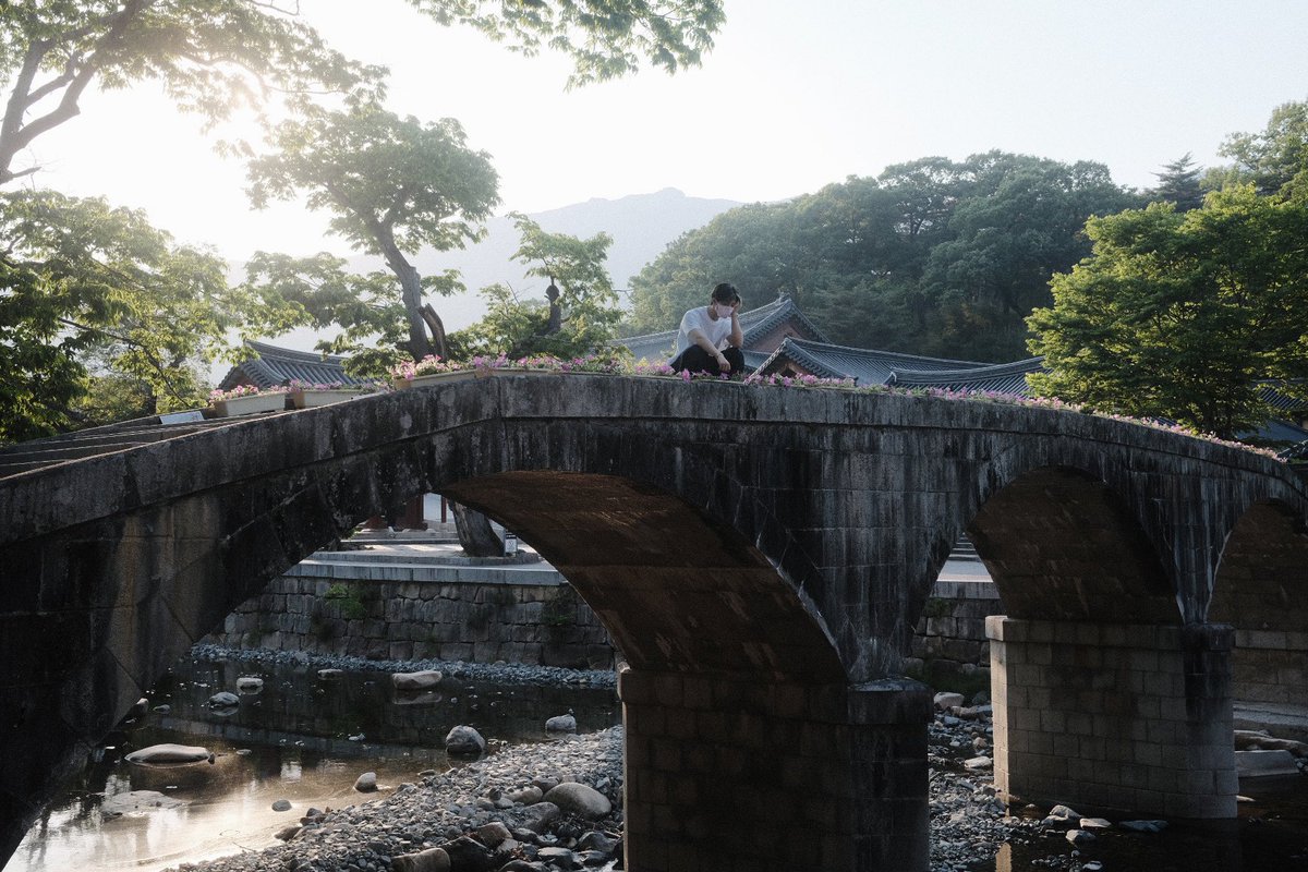 JIlHOONN's tweet photo. Last holiday between spring and summer when the weather start getting a bit too warm. Can you take a guess who took this pictures? (Clue: She looks like me!) https://t.co/dOvWe7RDR7