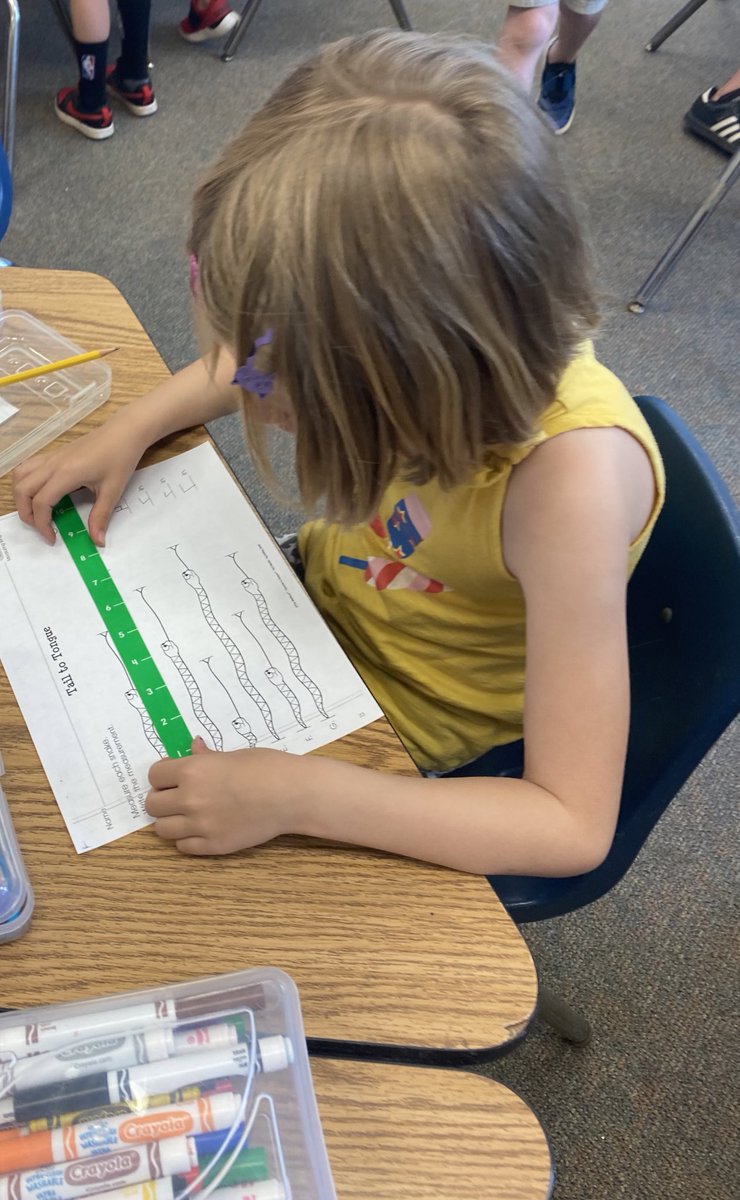 RachelGrade1's tweet photo. Measuring in inches 📏 https://t.co/xiDWnczG4f