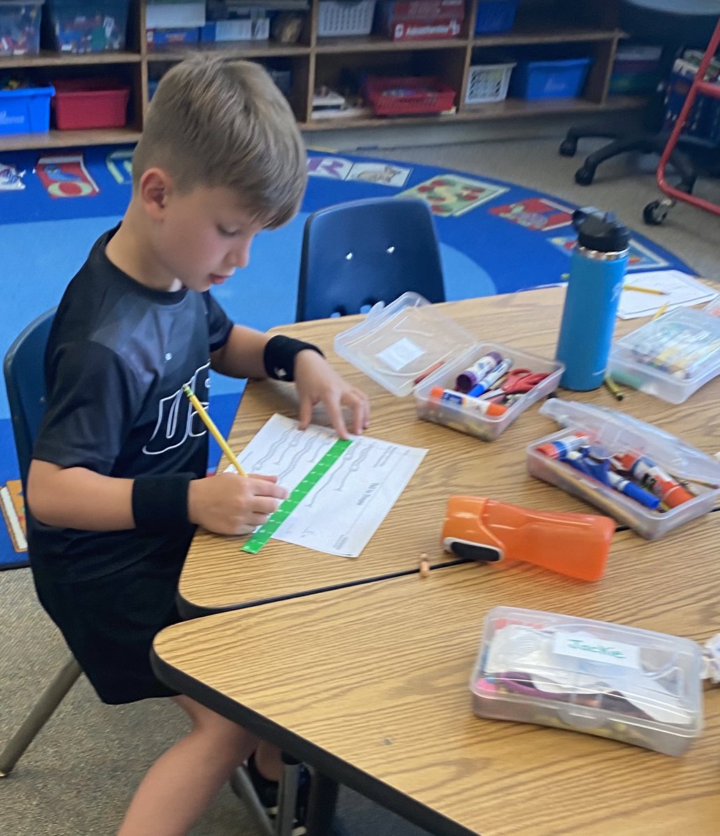 RachelGrade1's tweet photo. Measuring in inches 📏 https://t.co/xiDWnczG4f