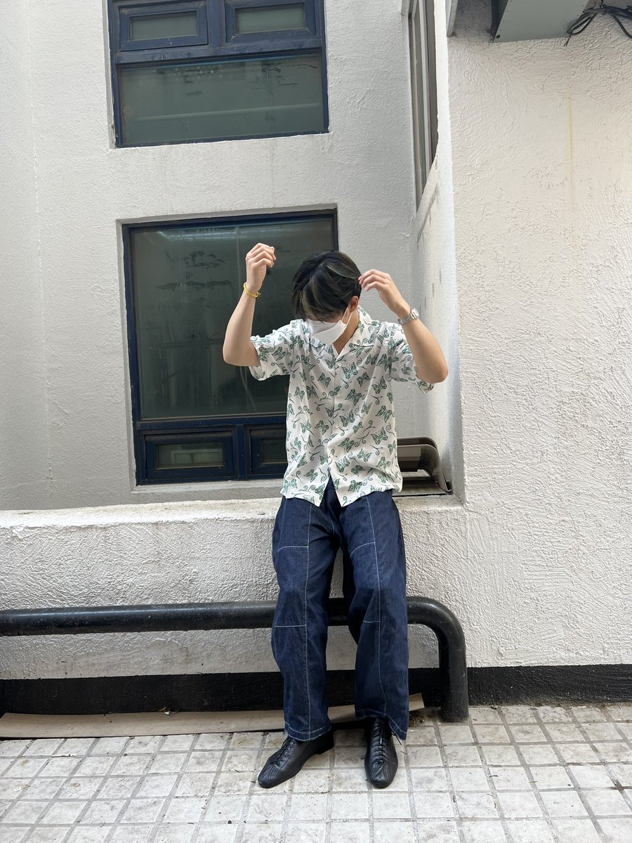 JIlHOONN's tweet photo. Summer, summer. Are you usually someone who enjoy the summer by start going outside (Picnic, for example 🧺) or love to staying at home under the air conditioner and eat ice cream? https://t.co/vWBuNALuEy